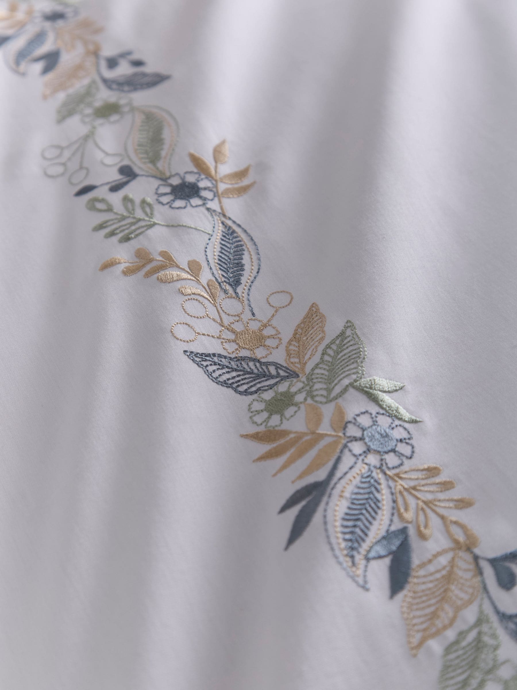 Appletree White Julianna Embroidery 100% Cotton Duvet Cover Set - British product