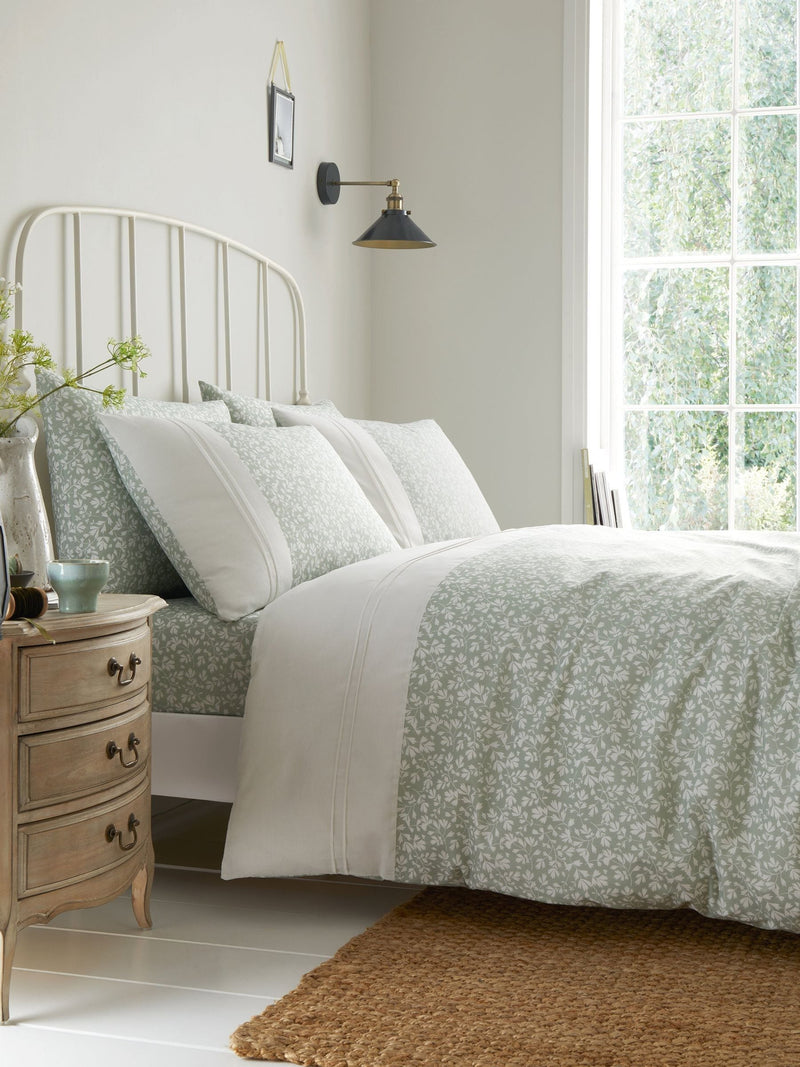 Dreams & Drapes Green Tess fitted sheet - British product