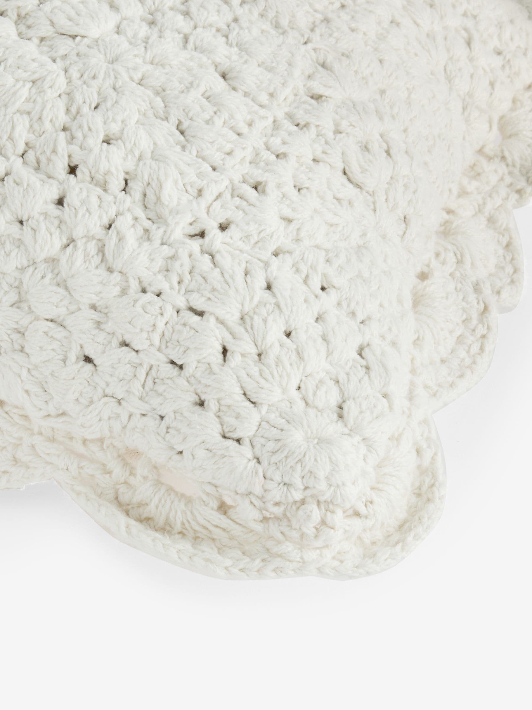 Shabby Chic natural crochet scallop edge cushion 43x43cm, UK version