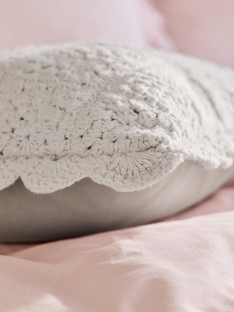 Shabby Chic natural crochet scallop edge cushion 43x43cm, UK version