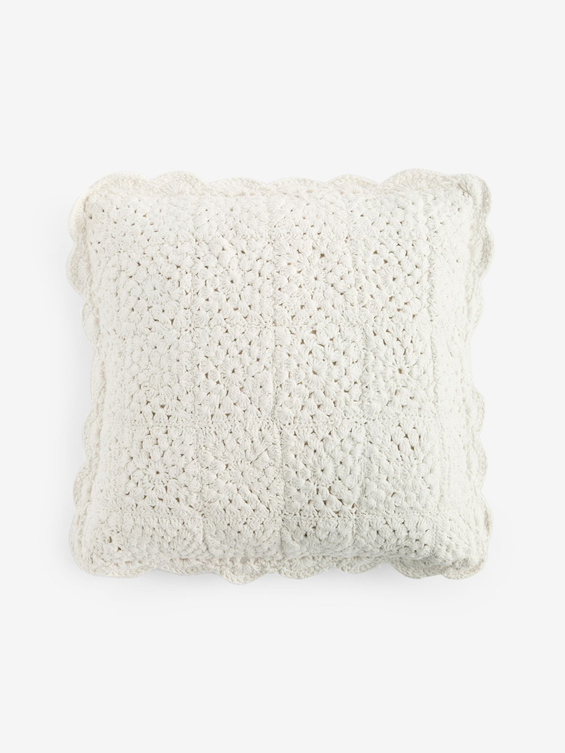 Shabby Chic natural crochet scallop edge cushion 43x43cm, UK version