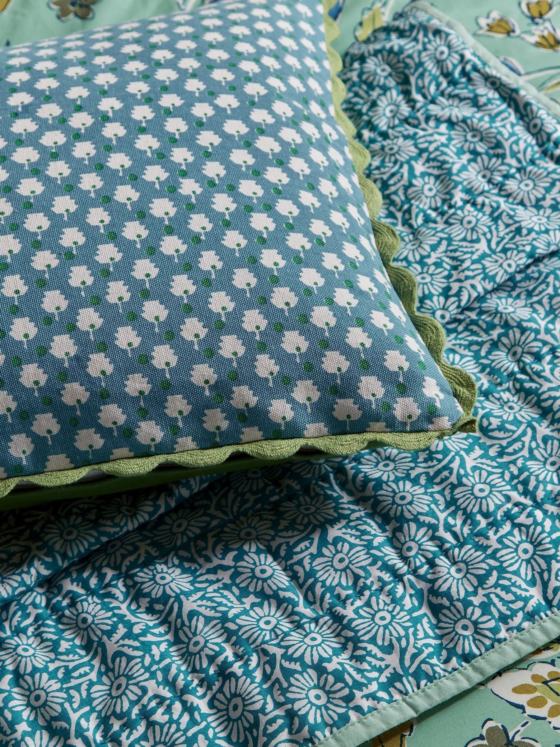 Land & Shore Green Aster throw, imported from the UK