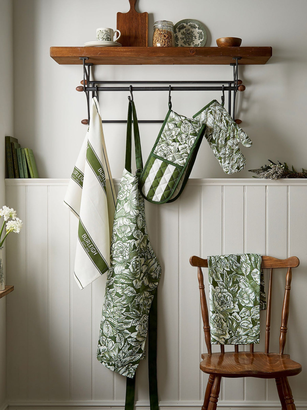 Burleigh Bedeck green hibiscus double oven gloves 90x18cm - British product