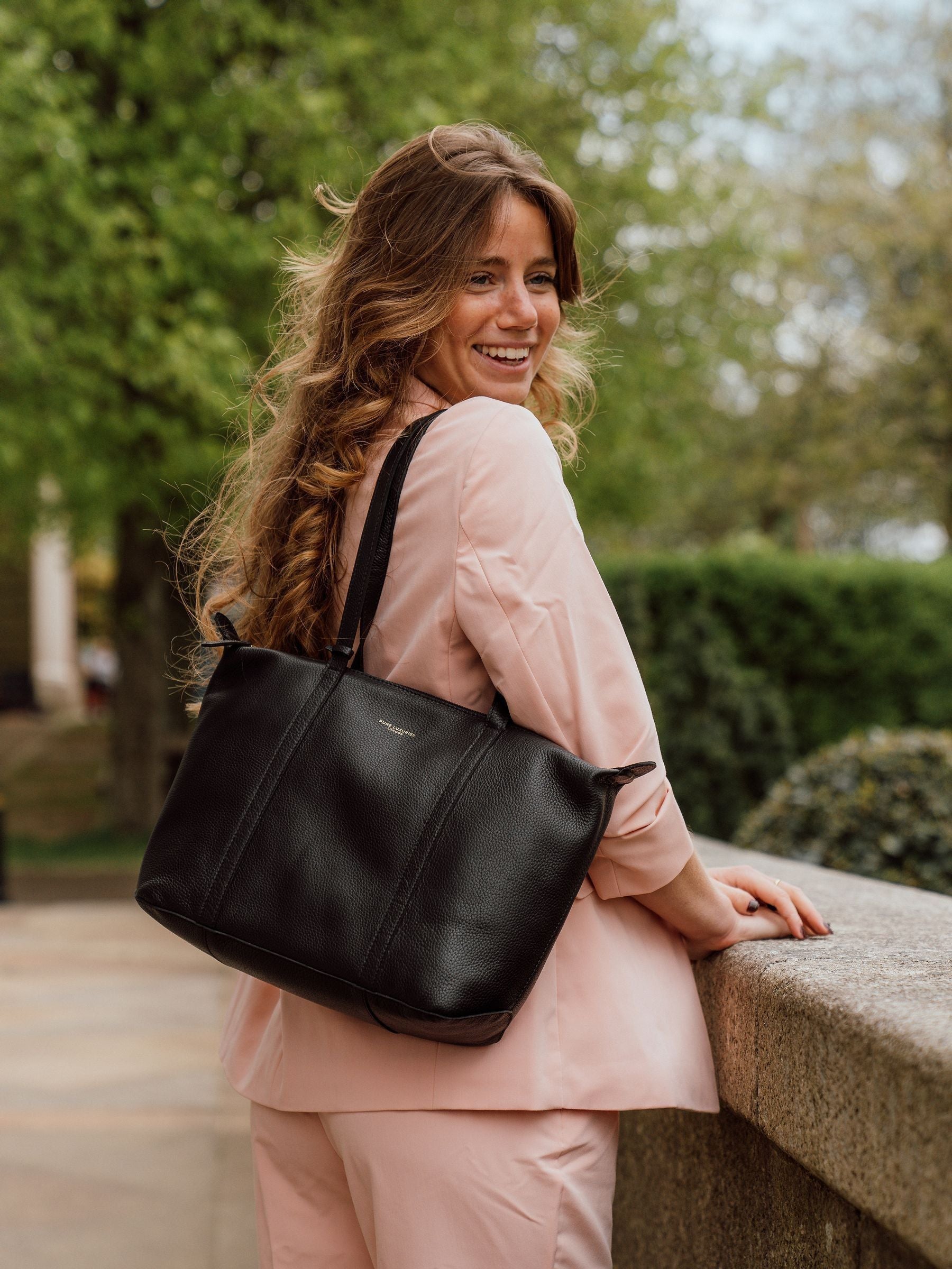 Pure Luxuries London Black Alcester leather tote bag - British product
