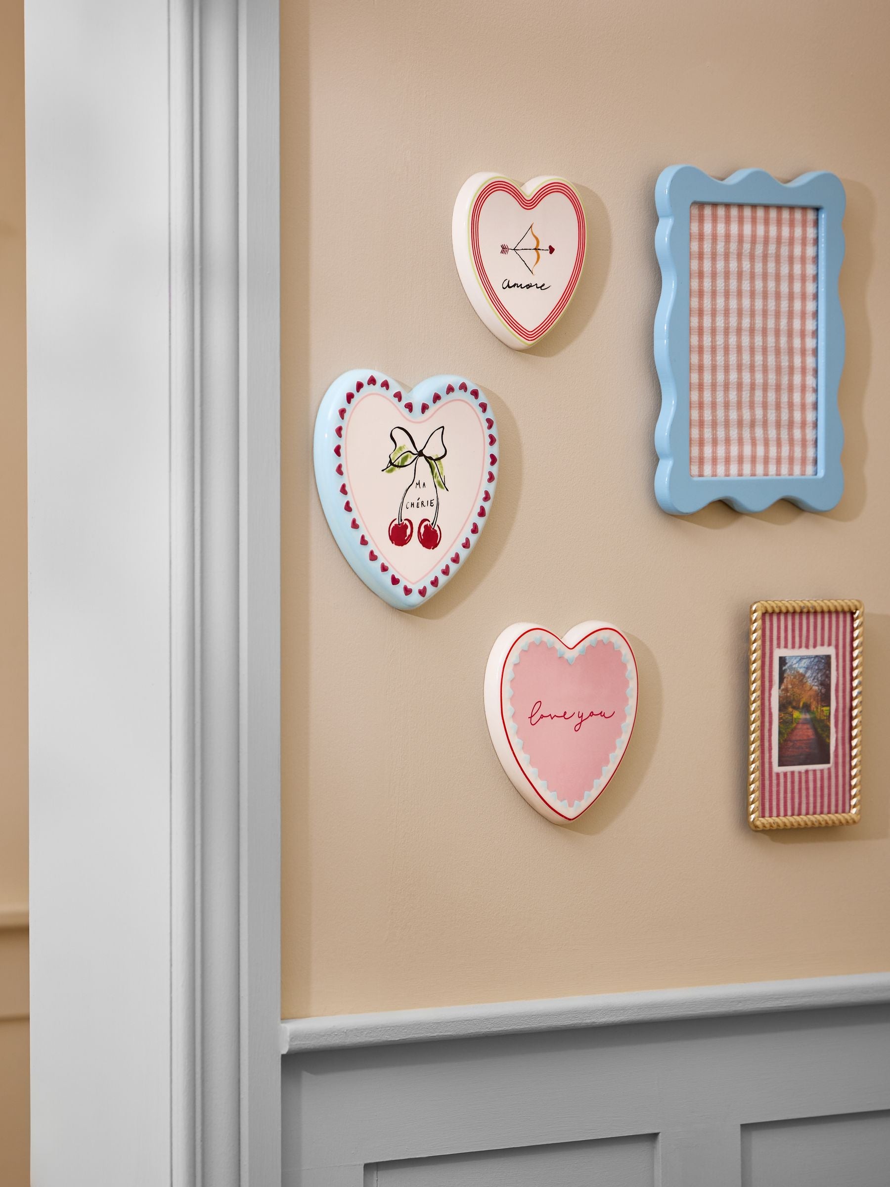 Multi ceramic bright love heart wall art set of 3 (British brand)