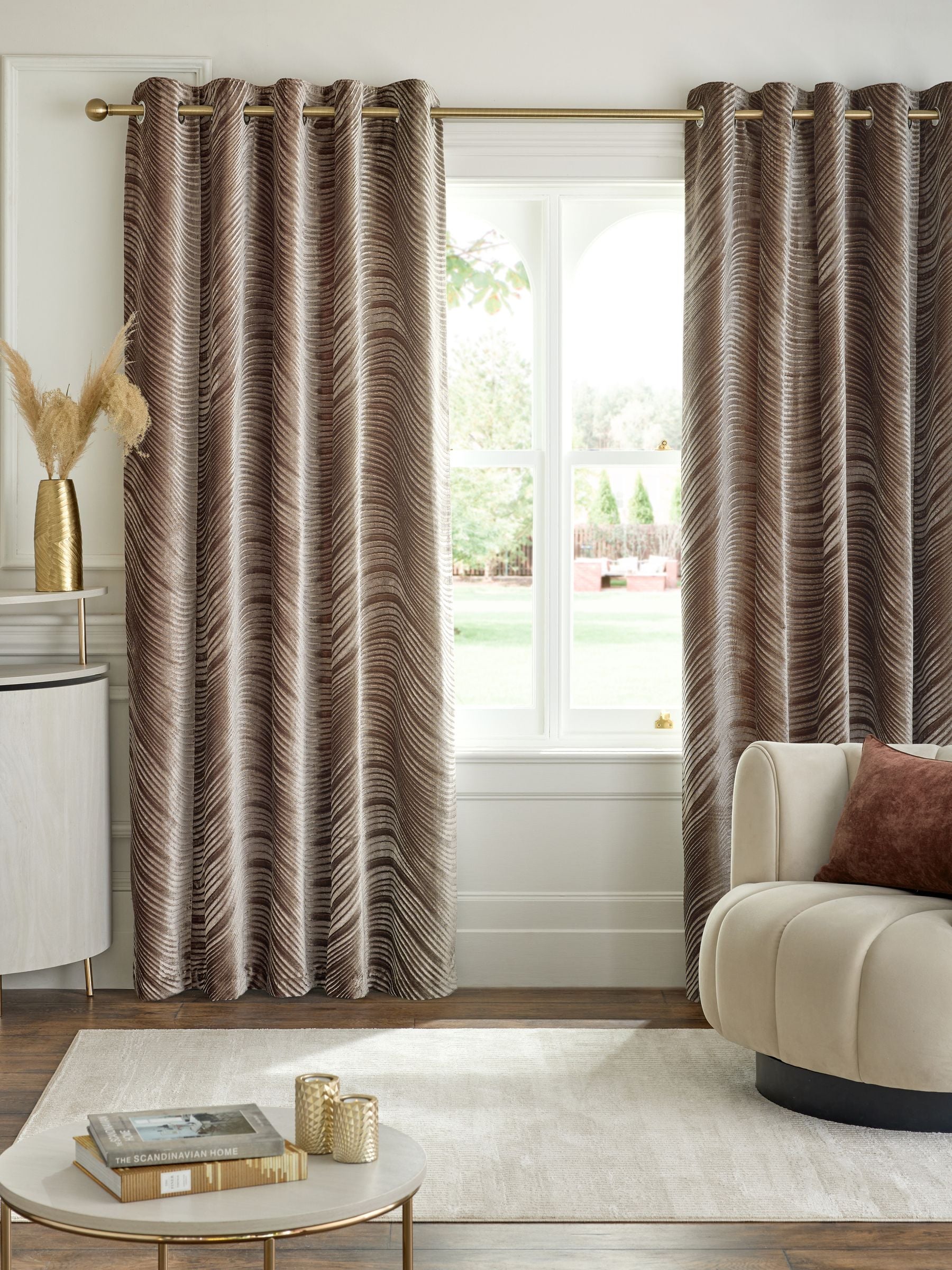 Collection Luxe mocha brown velvet curtains eyelet lined (British brand)
