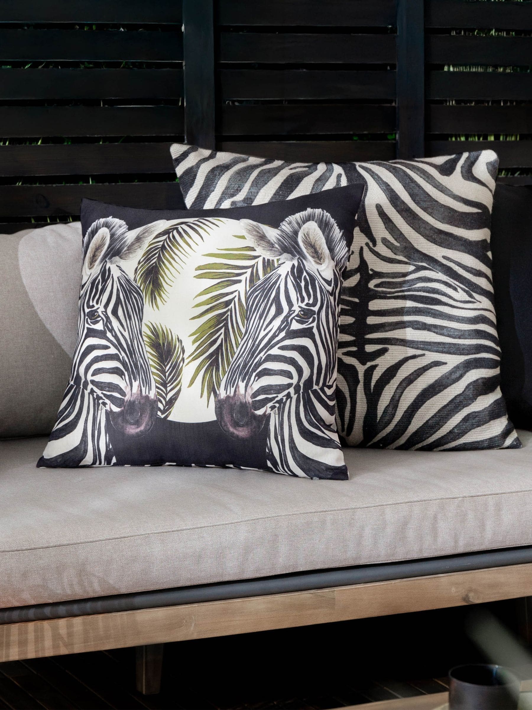 Paoletti zebra woven cushion 50x50, UK version