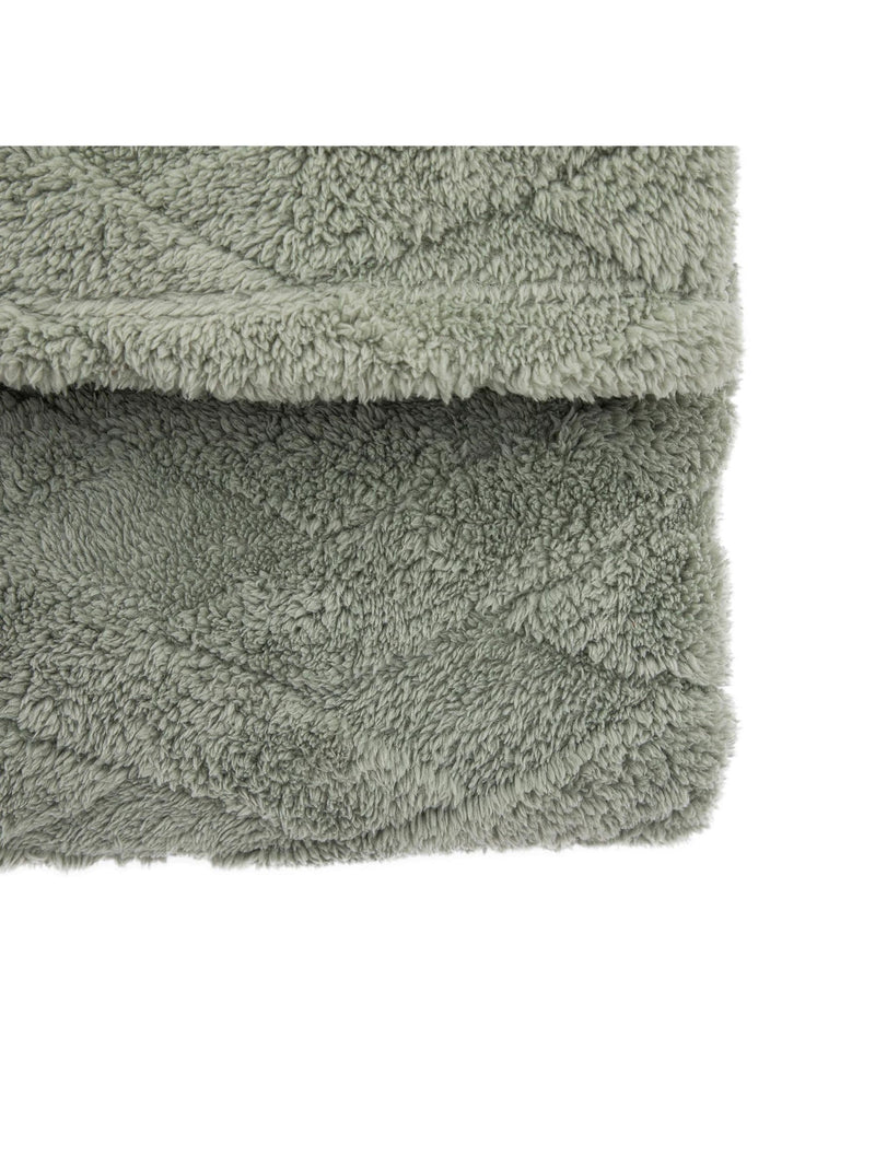 Gallery Home green cross knit throw, imported from the UK