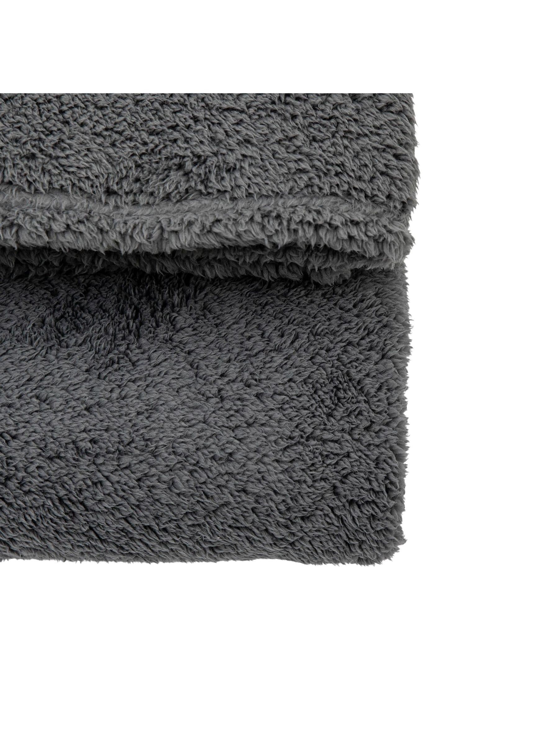 Gallery Home grey teddy fleece throw 200cm, UK version