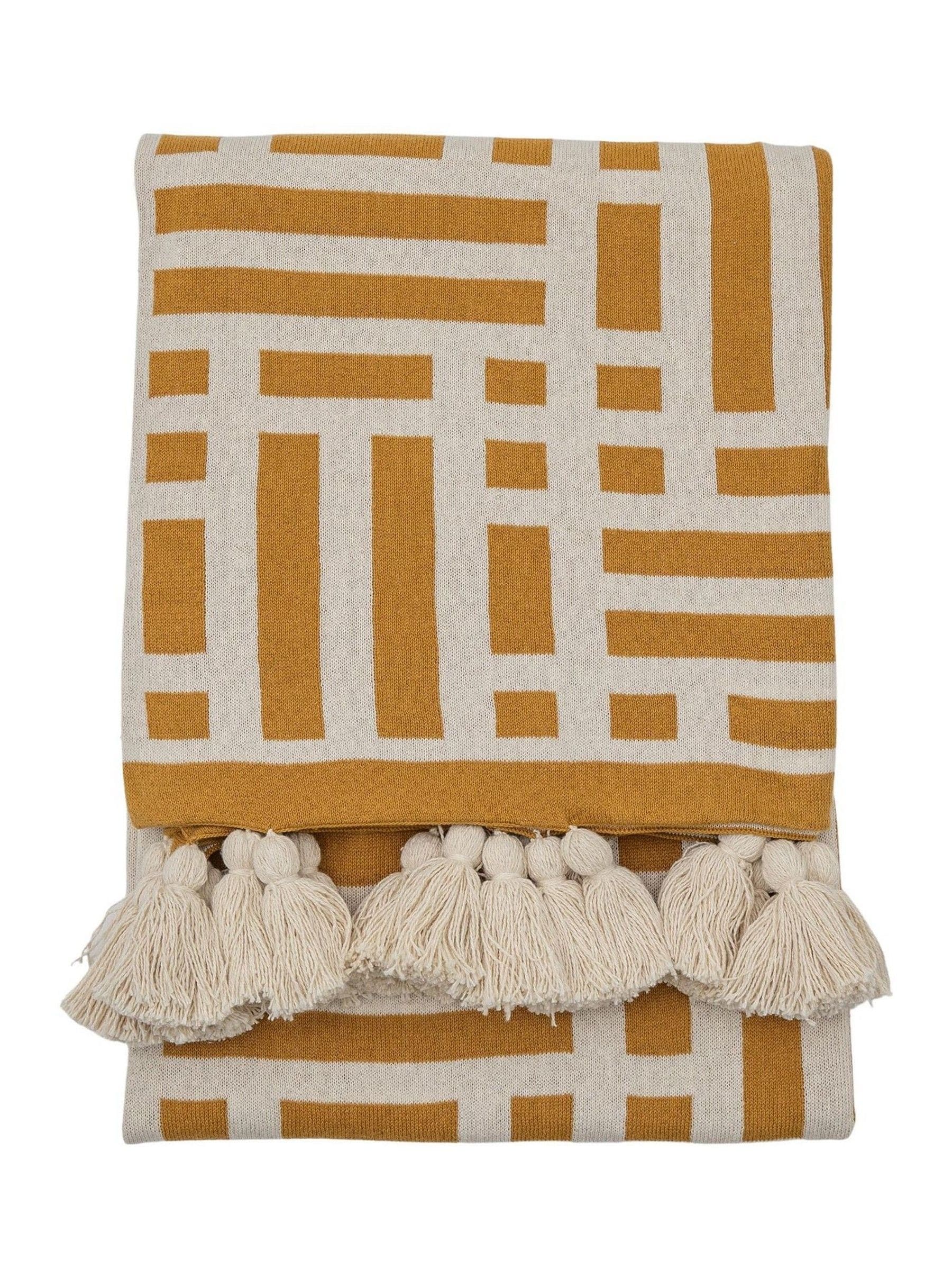 Gallery Home Yellow Merton Knitted Tassel Throw, UK version