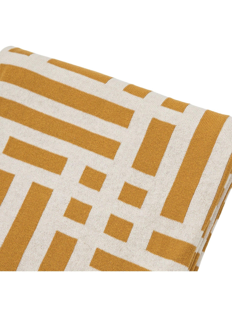 Gallery Home Yellow Merton Knitted Tassel Throw, UK version