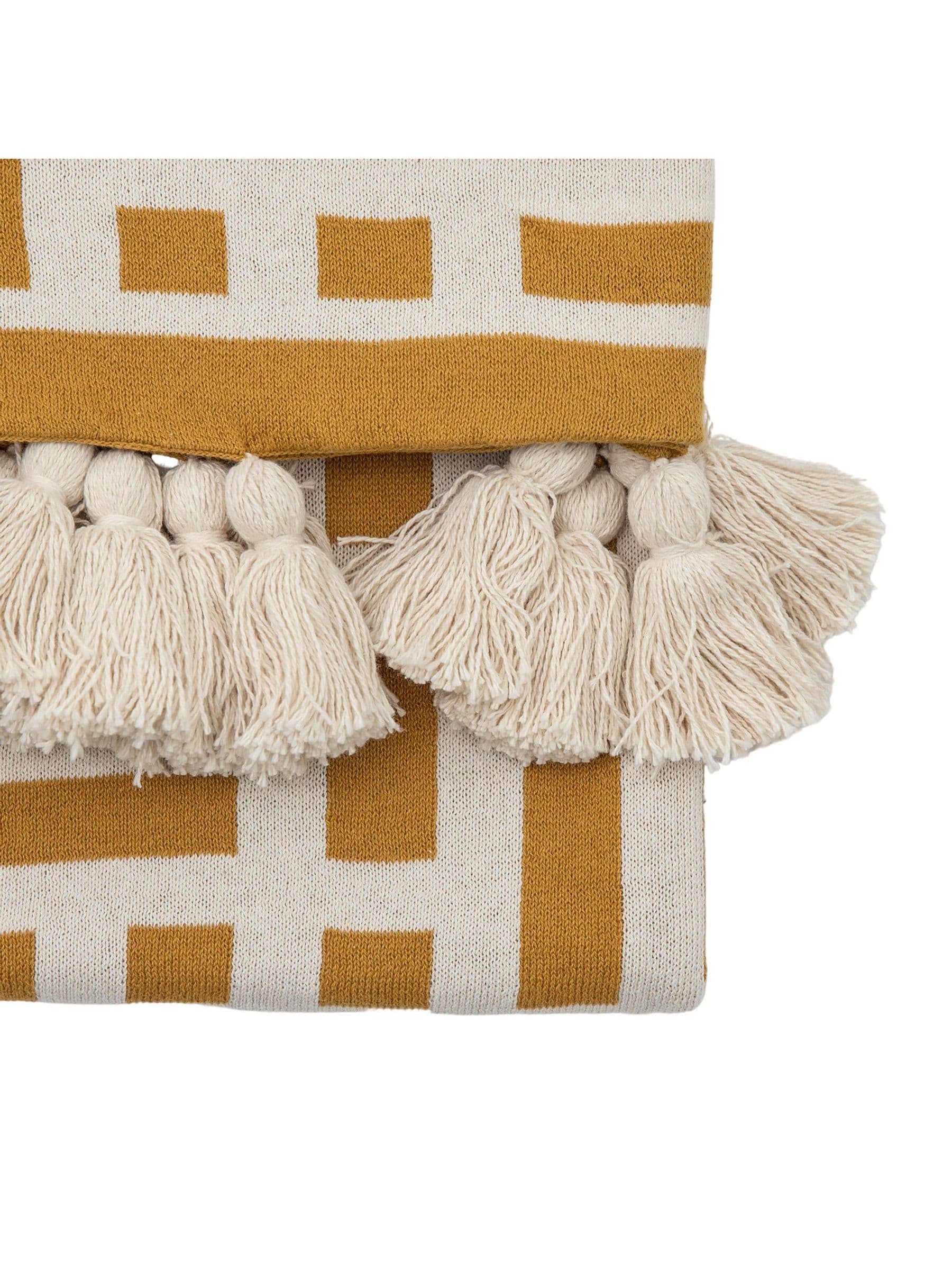Gallery Home Yellow Merton Knitted Tassel Throw, UK version