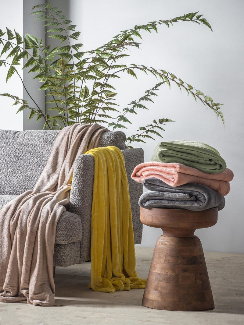 Gallery Home Pink Flannel Fleece Throw (British brand)