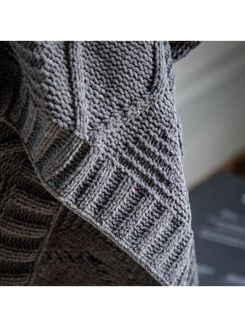Gallery Home grey chenille cable throw 200x130cm, UK version