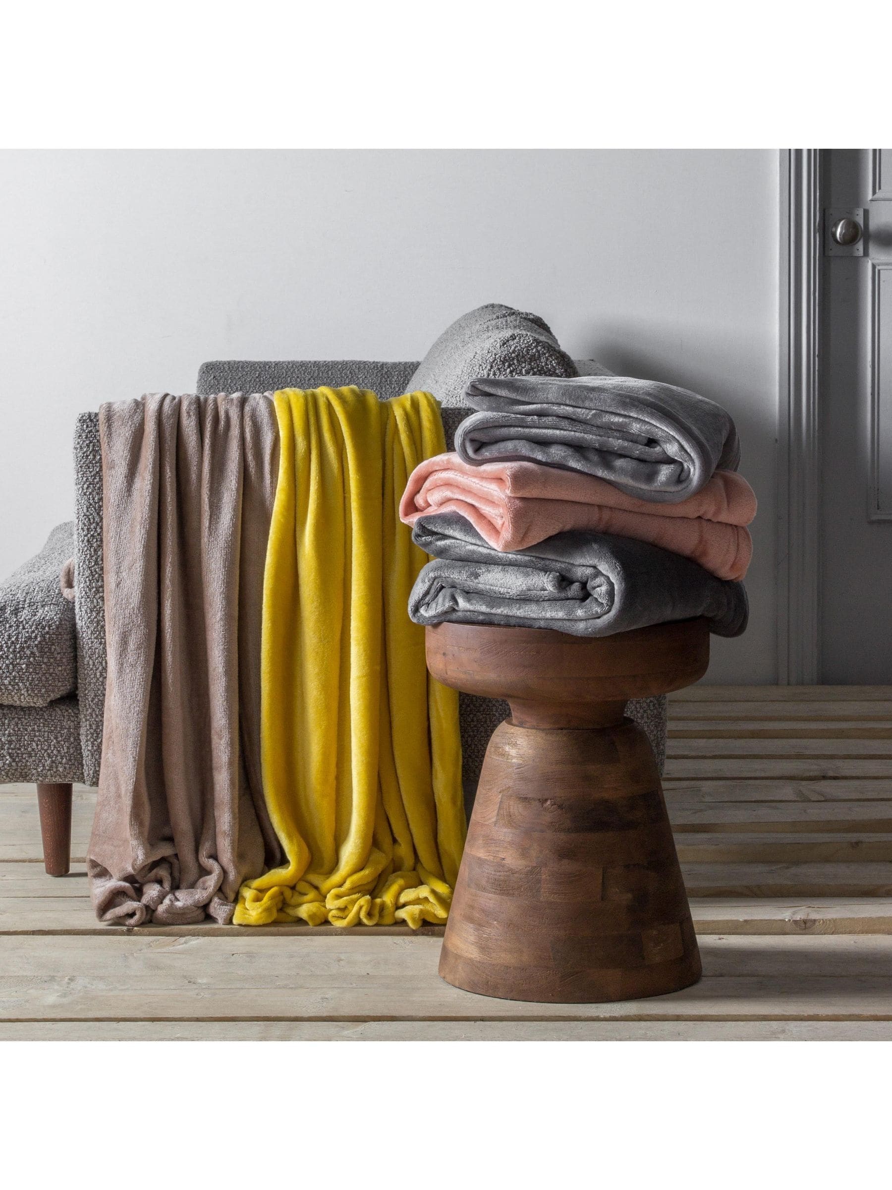 Gallery Home flannel fleece throw 200x140cm (British brand)