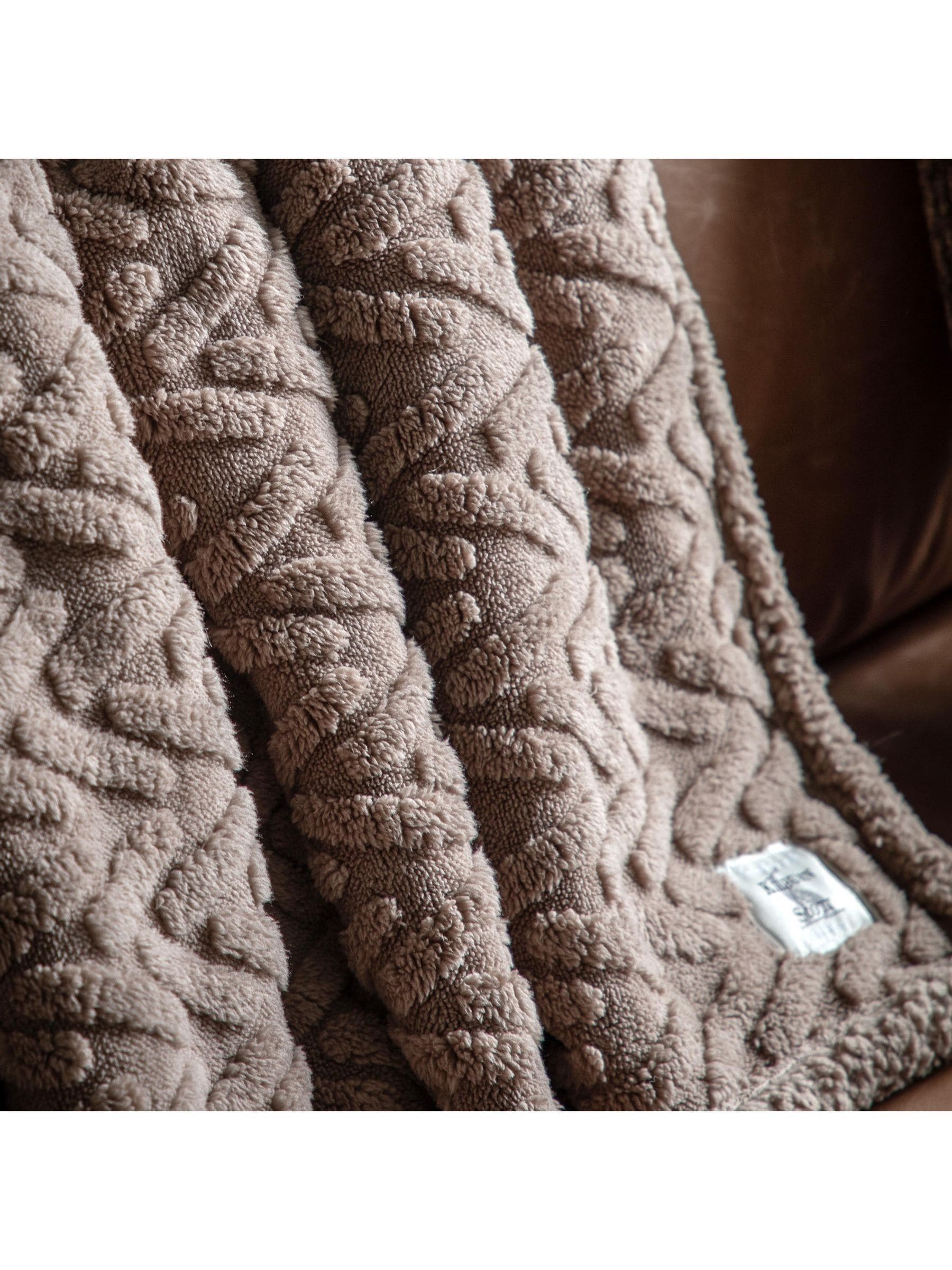 Gallery Home Sherpa throw black herringbone 140x200cm, UK version