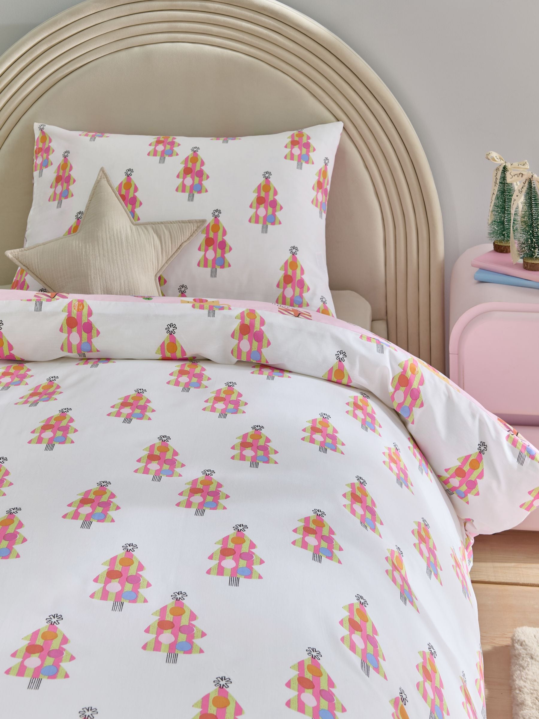 Pink Christmas Duvet Cover and Pillowcase Set (British brand)
