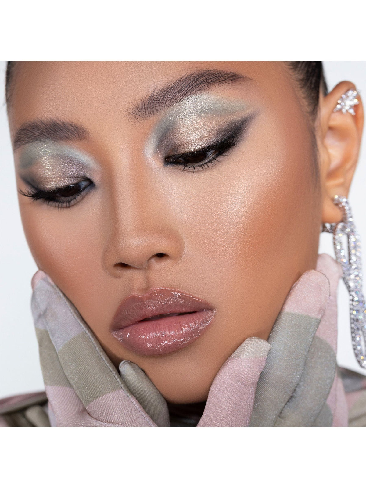 لوحة ظلال عيون ناتاشا دينونا Retro Glam