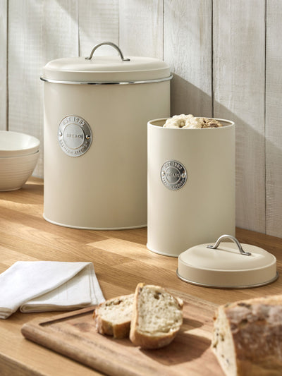 Next Ensemble de 2 pots de conservation en métal Cream Badge pour thé, café et sucre- Acheter en ligne sur McGrocer