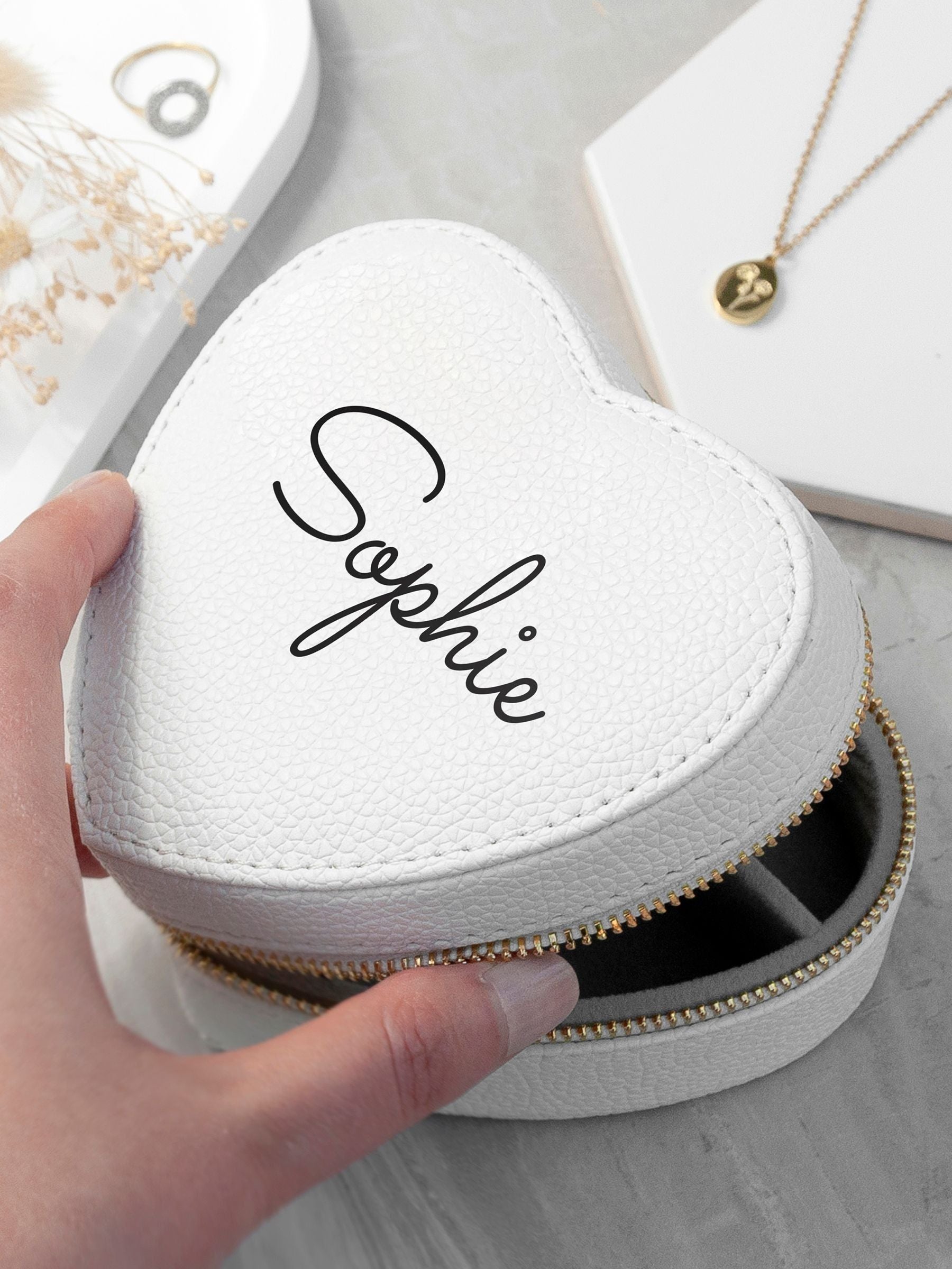 Treat Republic Personalised Heart Jewellery Case (British brand)