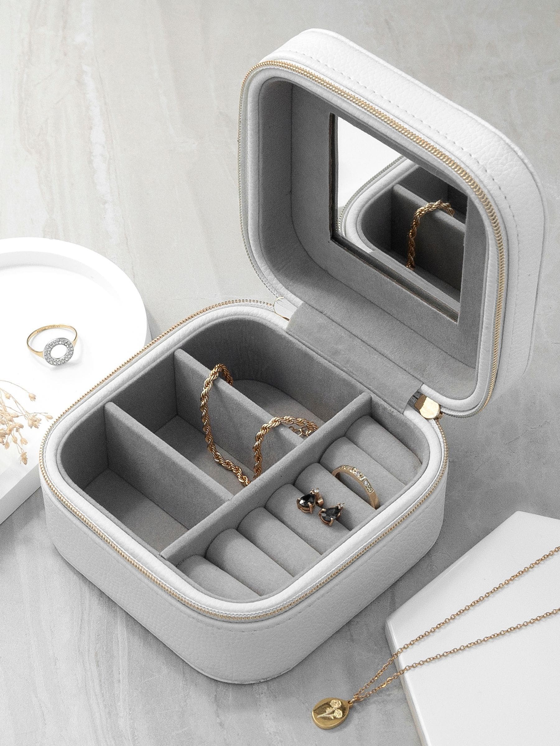 Treat Republic lunar phase travel jewellery case (British brand)