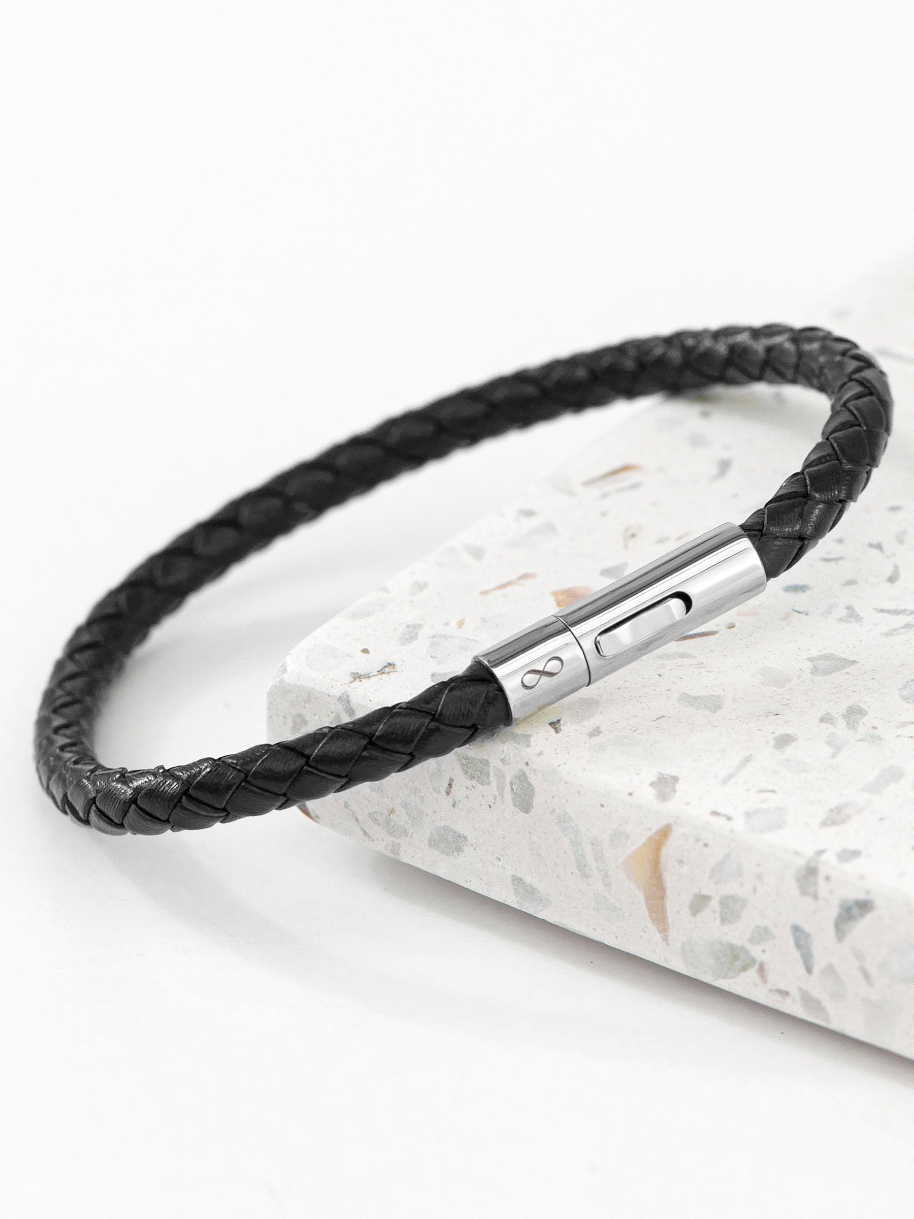 Treat Republic Mens Personalised Infinity Capsule Leather Bracelet 21.5cm