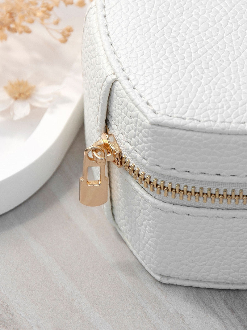 Treat Republic heart jewellery case with customisable icon, imported from the UK