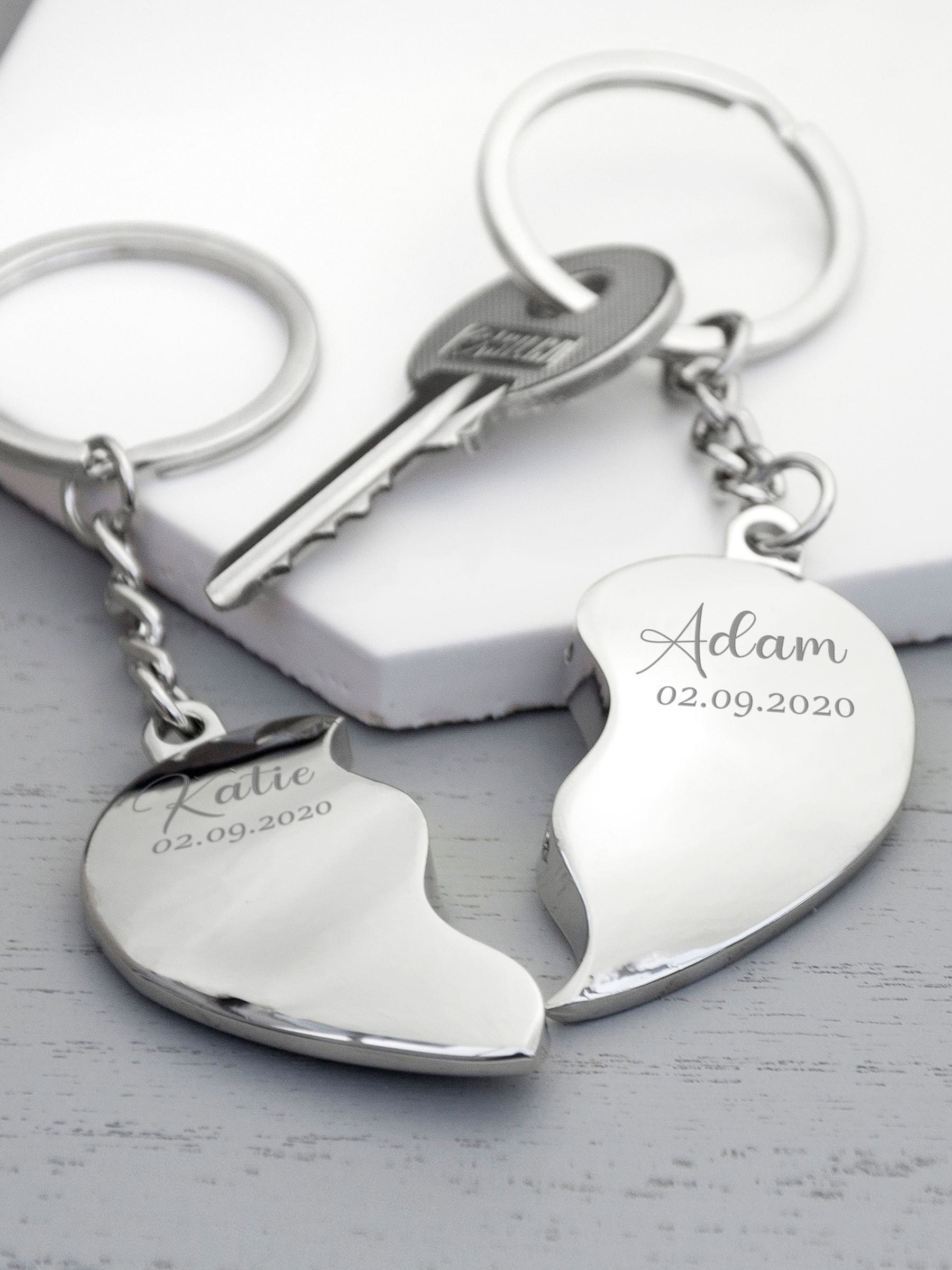 Treat Republic personalised magnetic heart keyring set (British brand)
