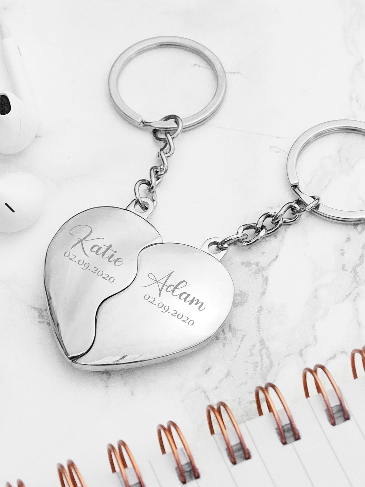 Treat Republic personalised magnetic heart keyring set (British brand)