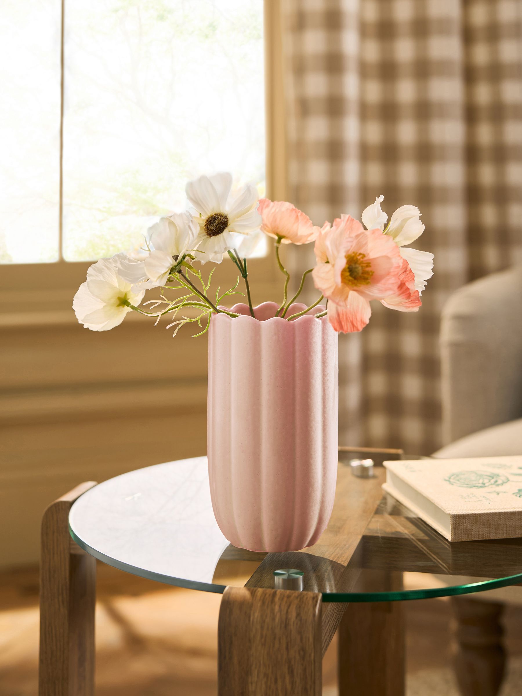 Pink mini ceramic scalloped vase 16cm - British product