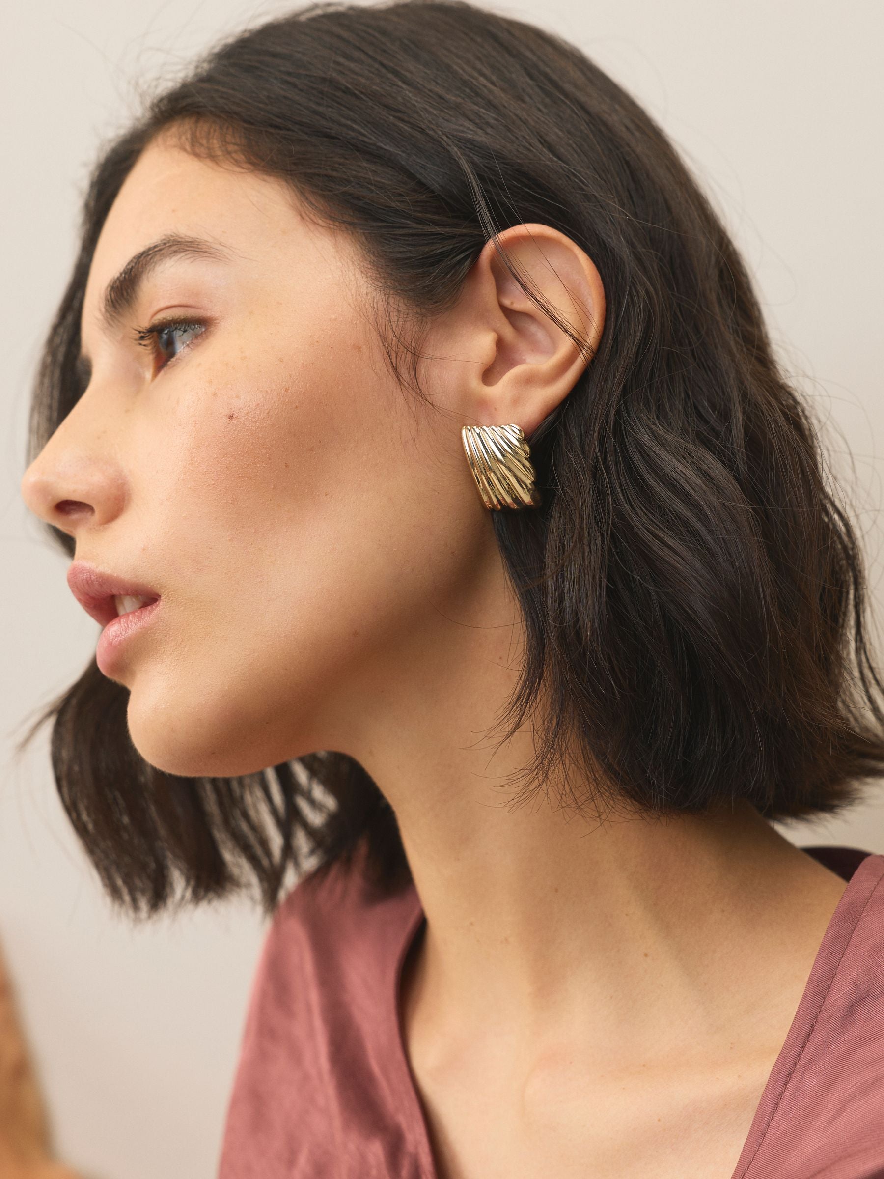 Gold tone oversized rectangle stud earrings, UK version