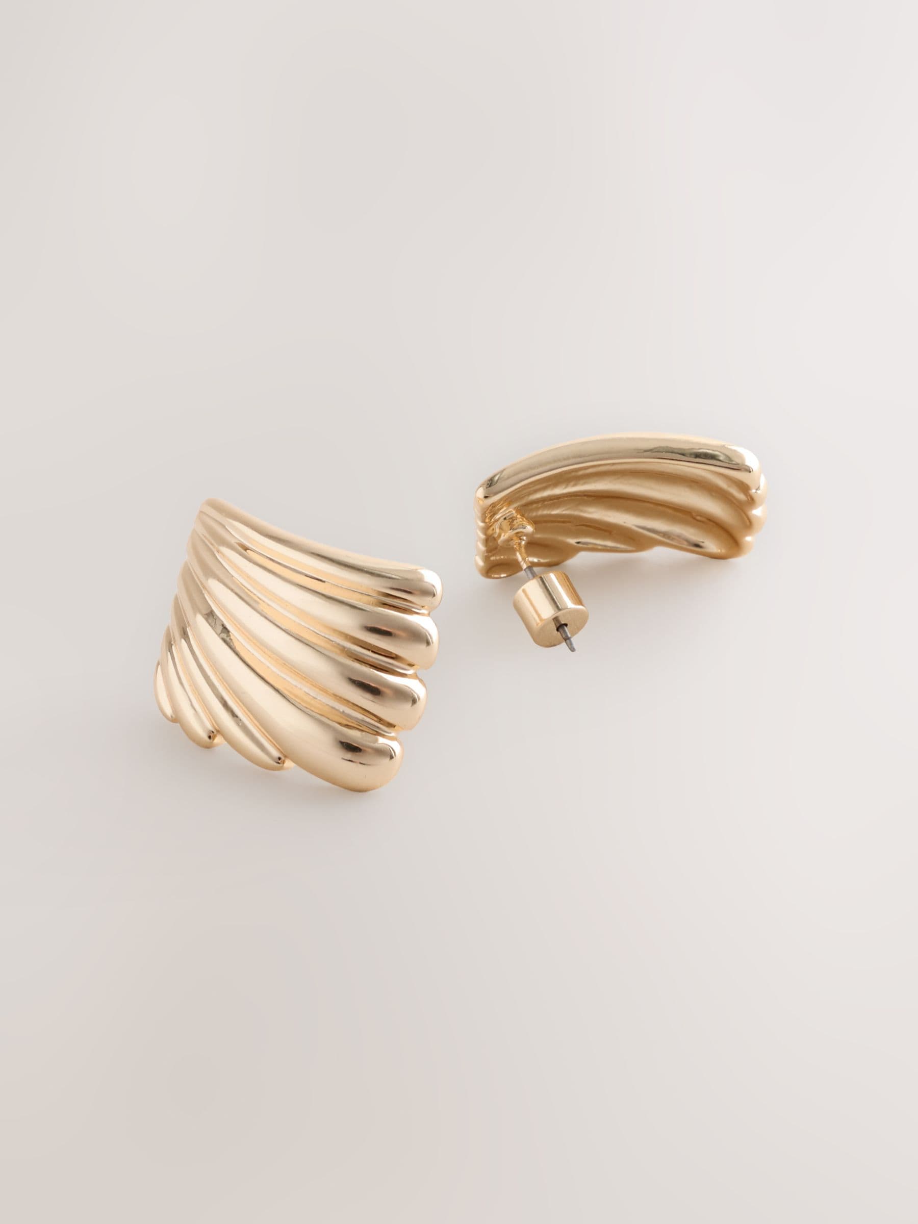 Gold tone oversized rectangle stud earrings, UK version