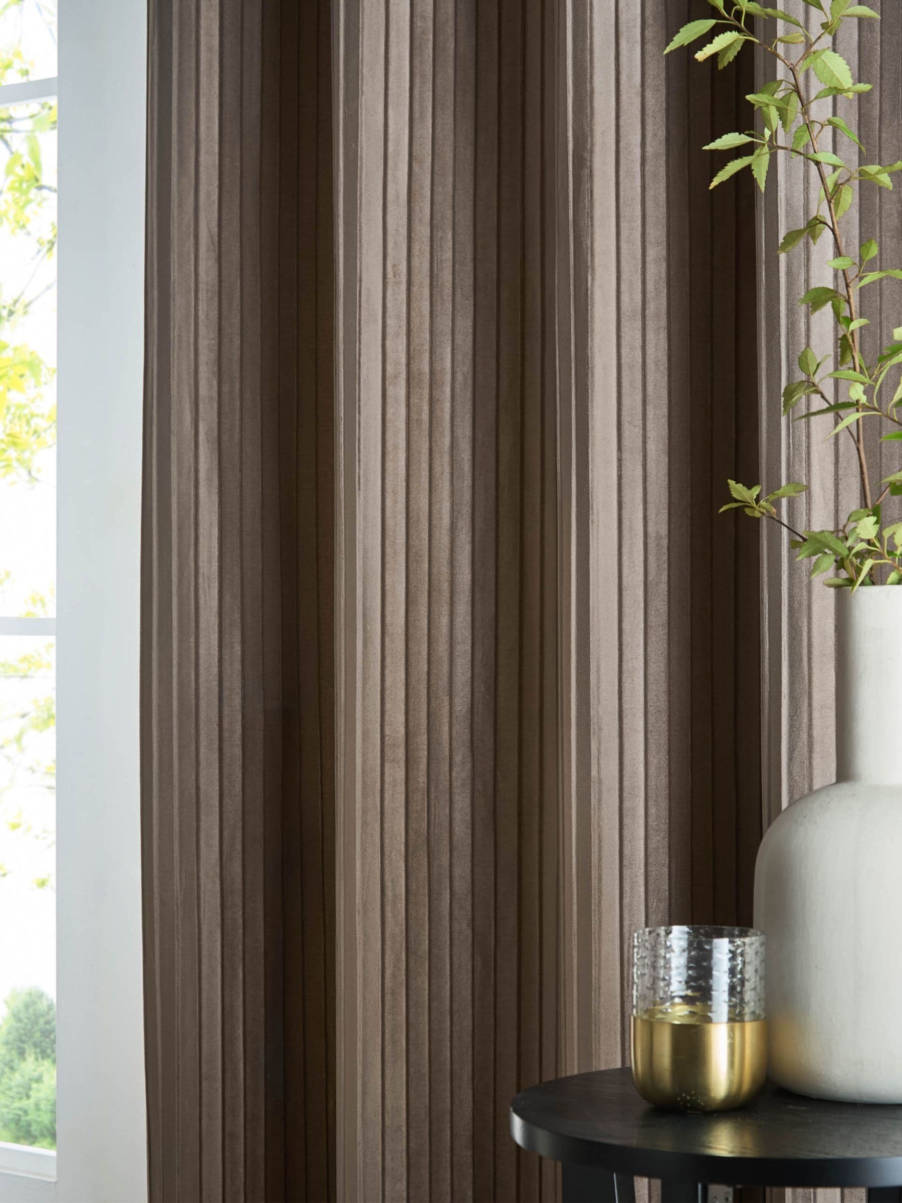 Paoletti mink velvet lined eyelet curtains, UK version