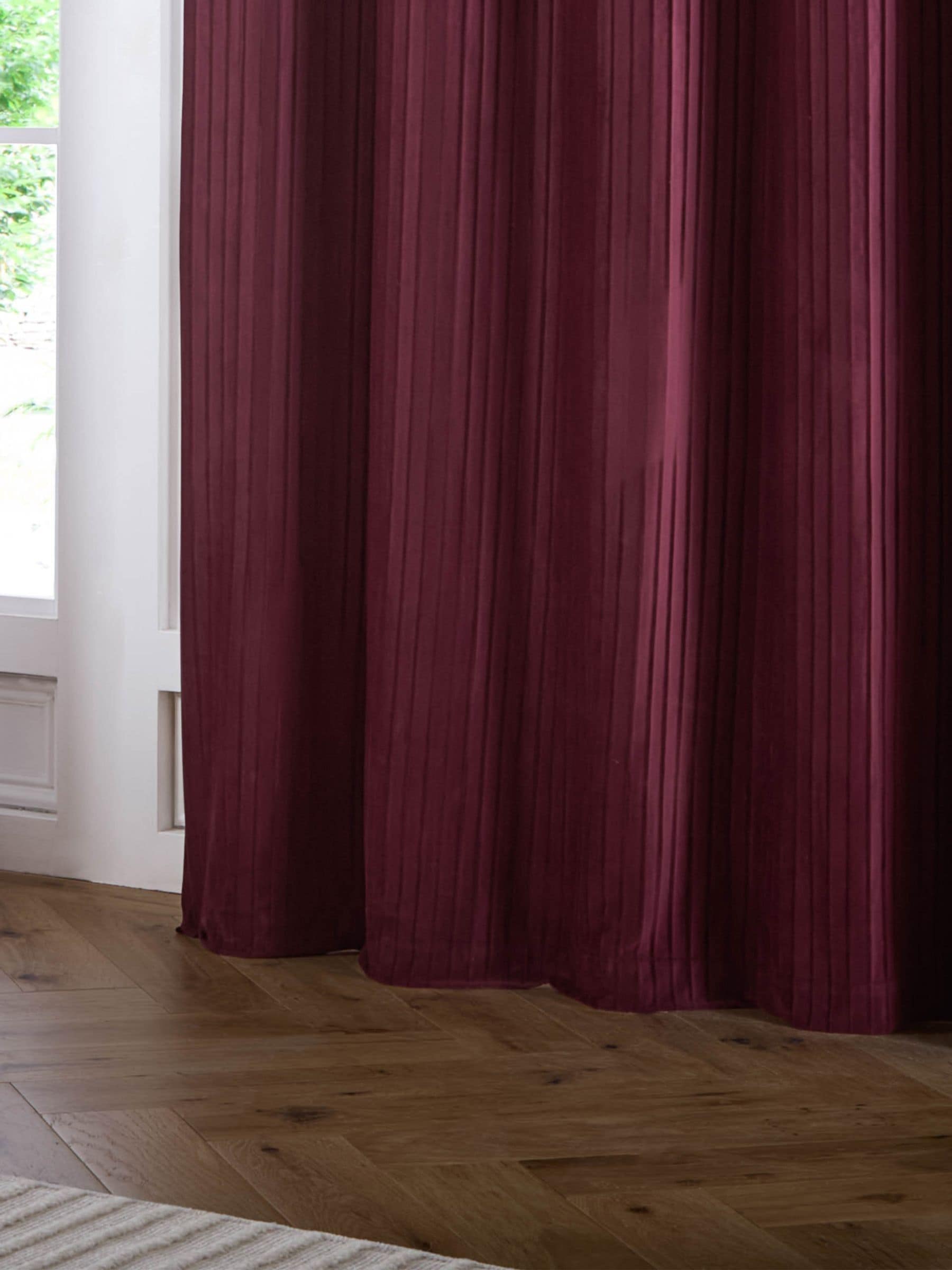 Paoletti Merlot Corinthian velvet curtain pair - British product