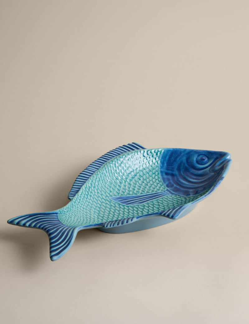 Fish-shaped melamine picnic platter with textured details - British product