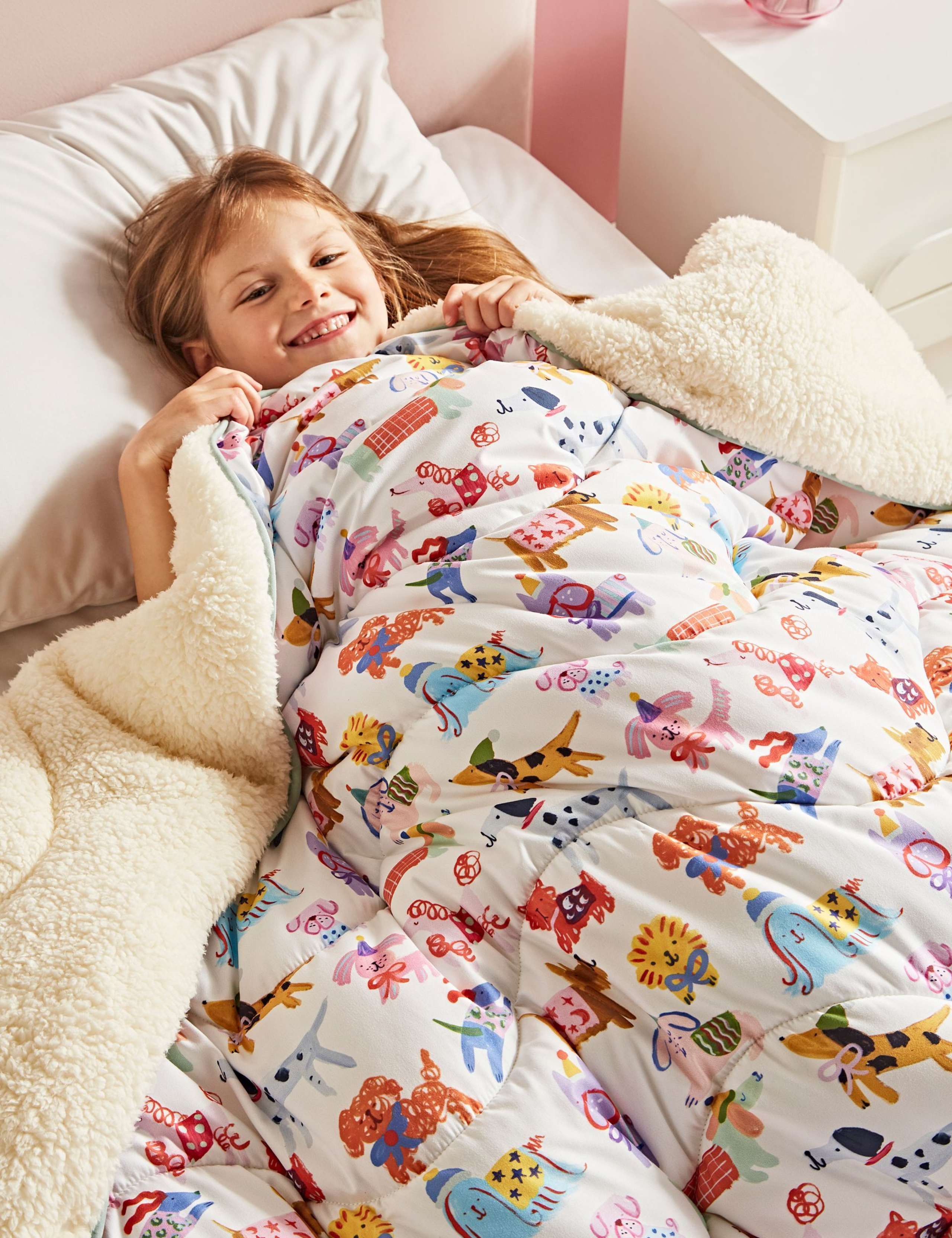 Night Lark fleece throw Happy Dogs print 135x200cm, UK version