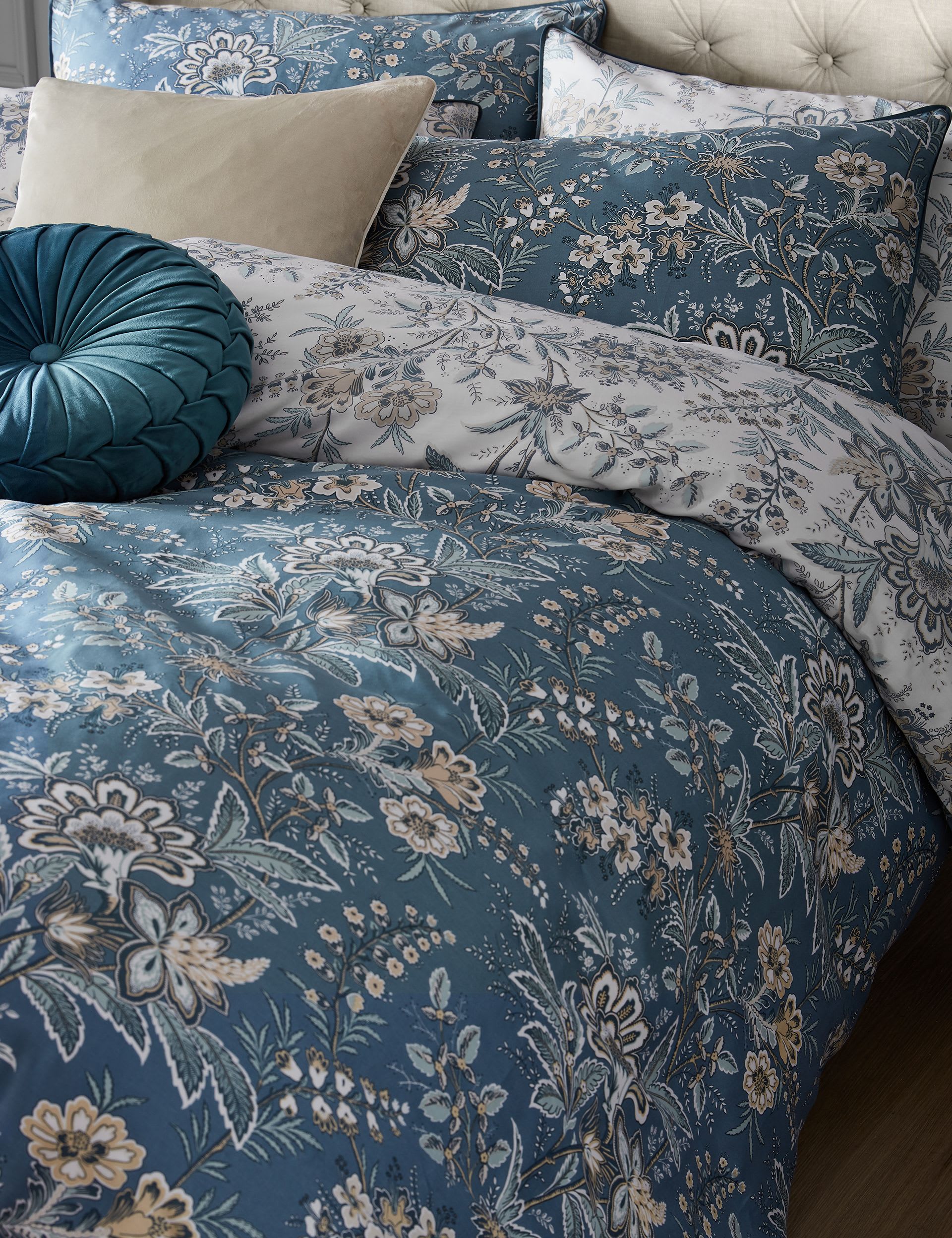 Laura Ashley reversible floral bedding set - British product