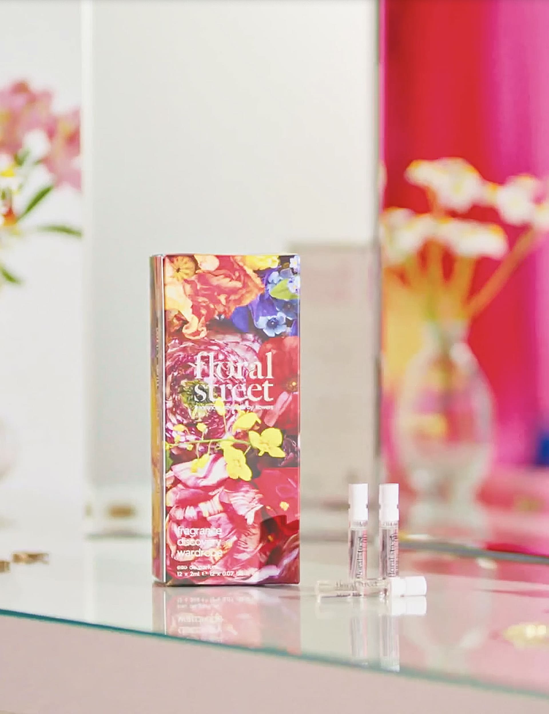 Floral Street fragrance discovery set with 12 scents in 2ml bottles - British product