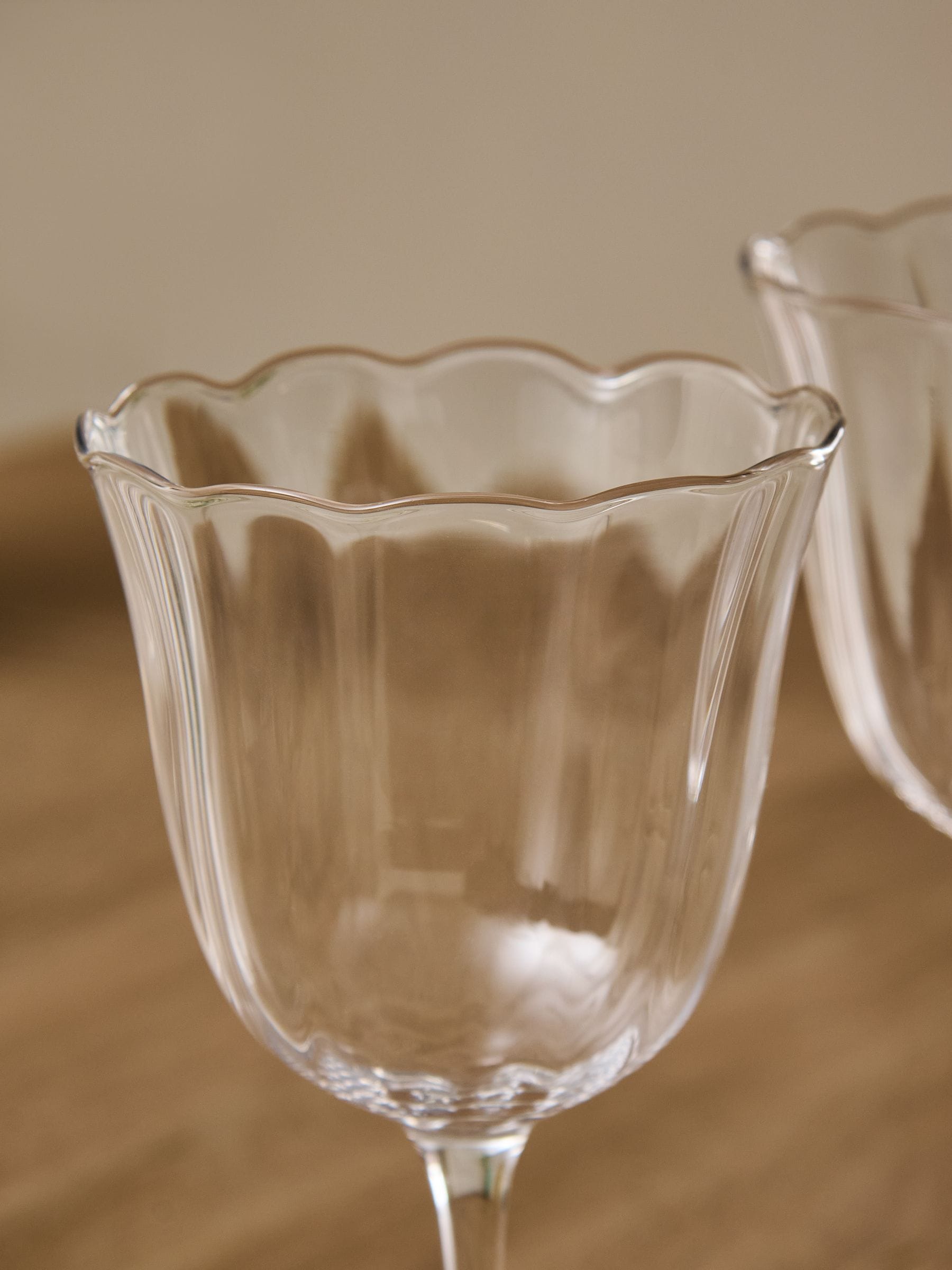 Clear scallop wine glasses set of 4, imported from the UK