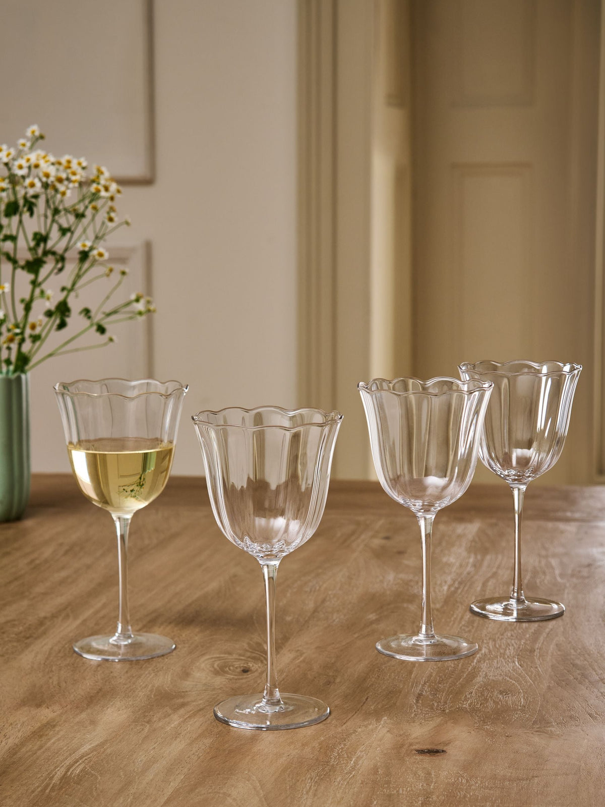 Clear scallop wine glasses set of 4, imported from the UK