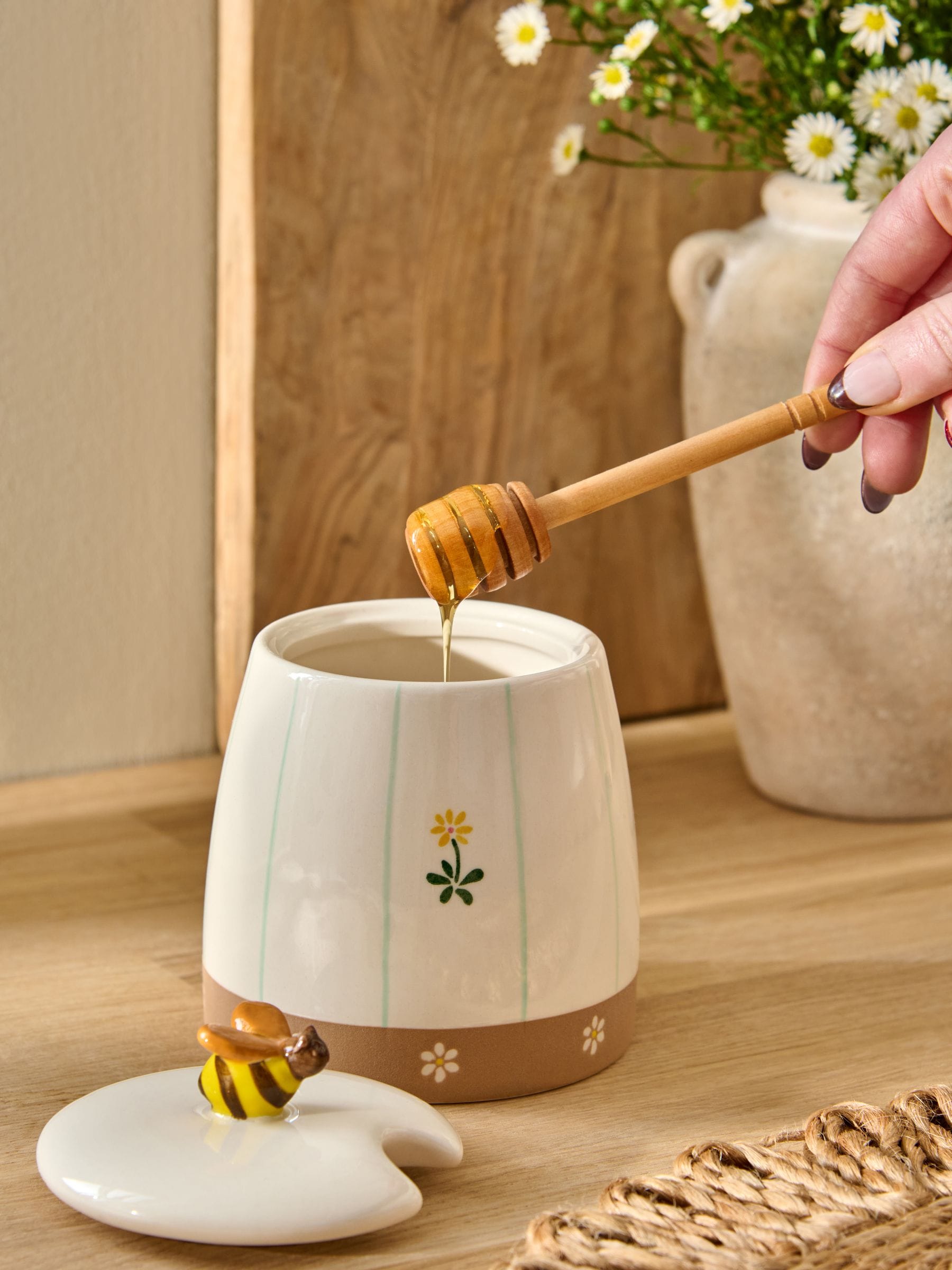 Spring flower wildlife honey pot with wooden spoon, imported from the UK