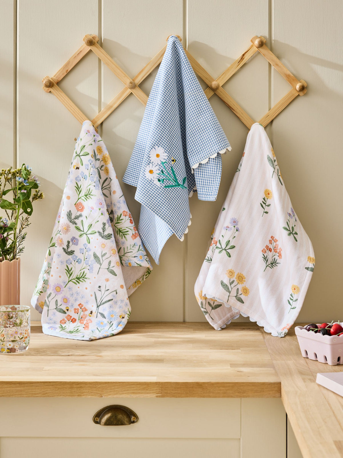 Maisie floral print tea towels set of 3 (British brand)