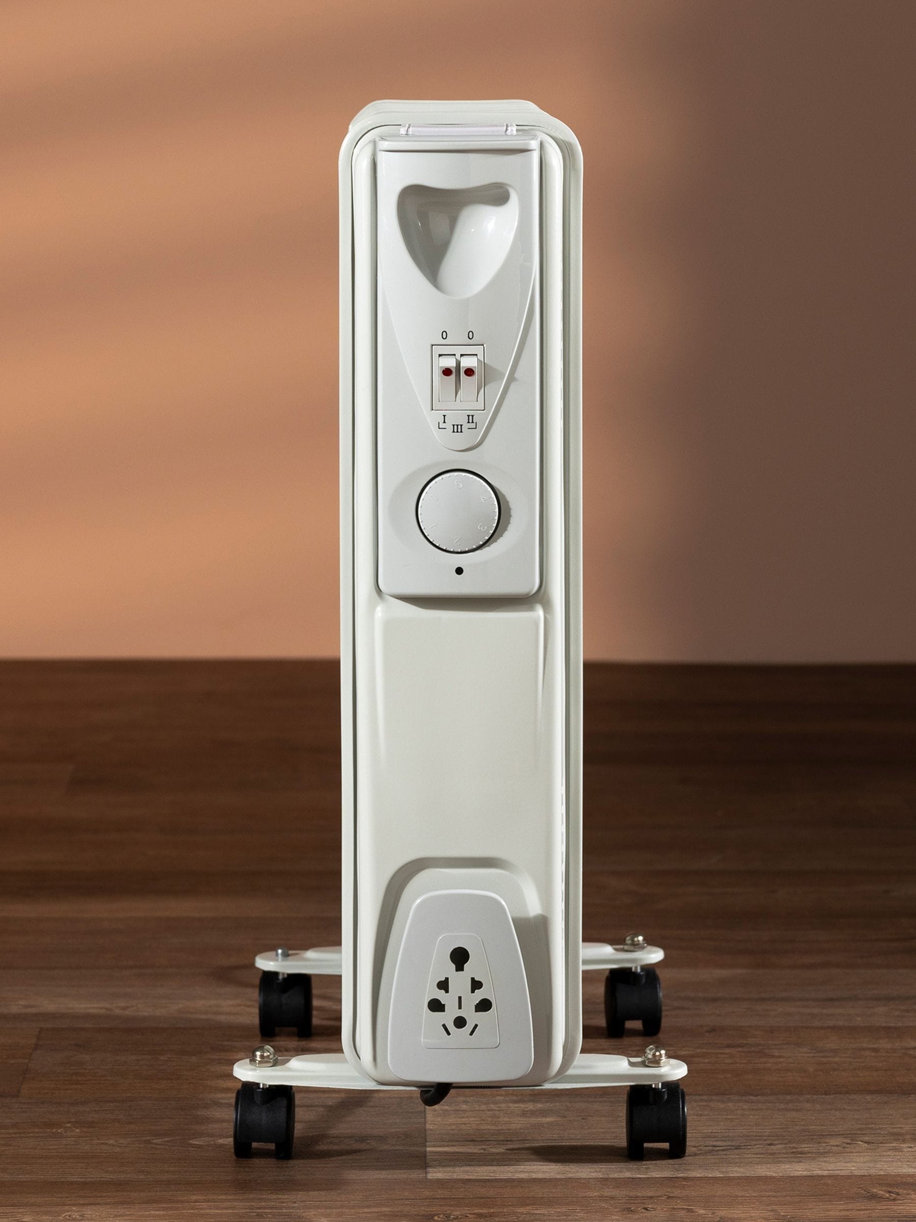 Daewoo oil filled radiator white 2500W, imported from the UK