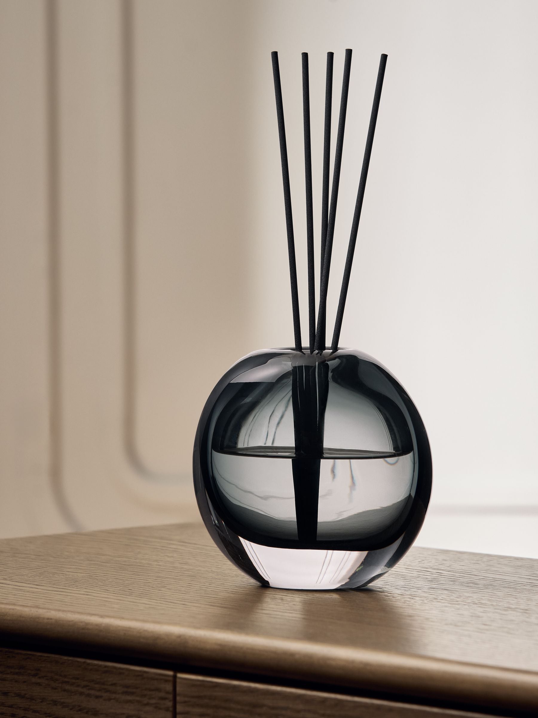 N. Premium Black Tea reed diffuser 200ml (British brand)