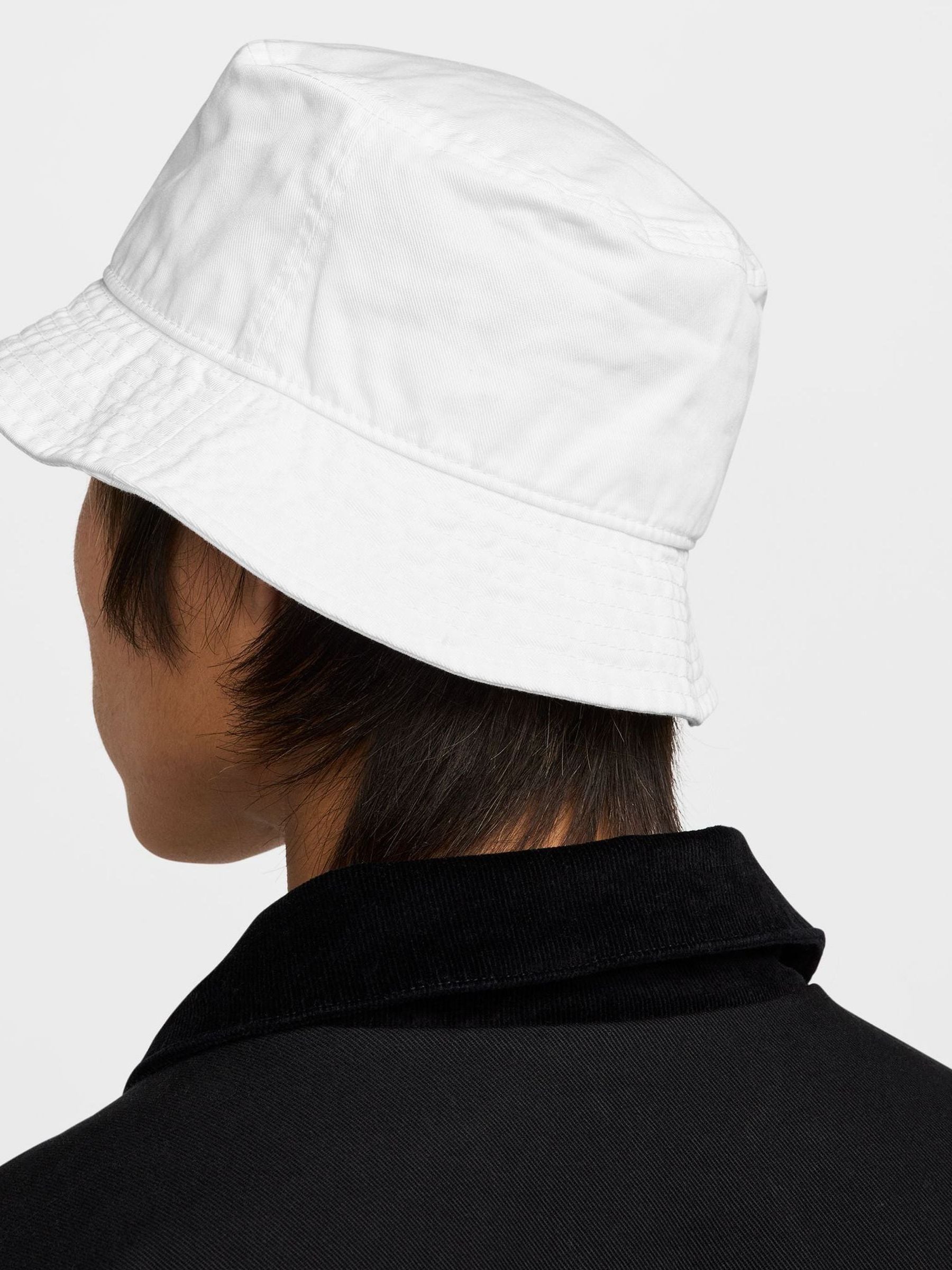 Nike white Apex bucket hat, imported from the UK