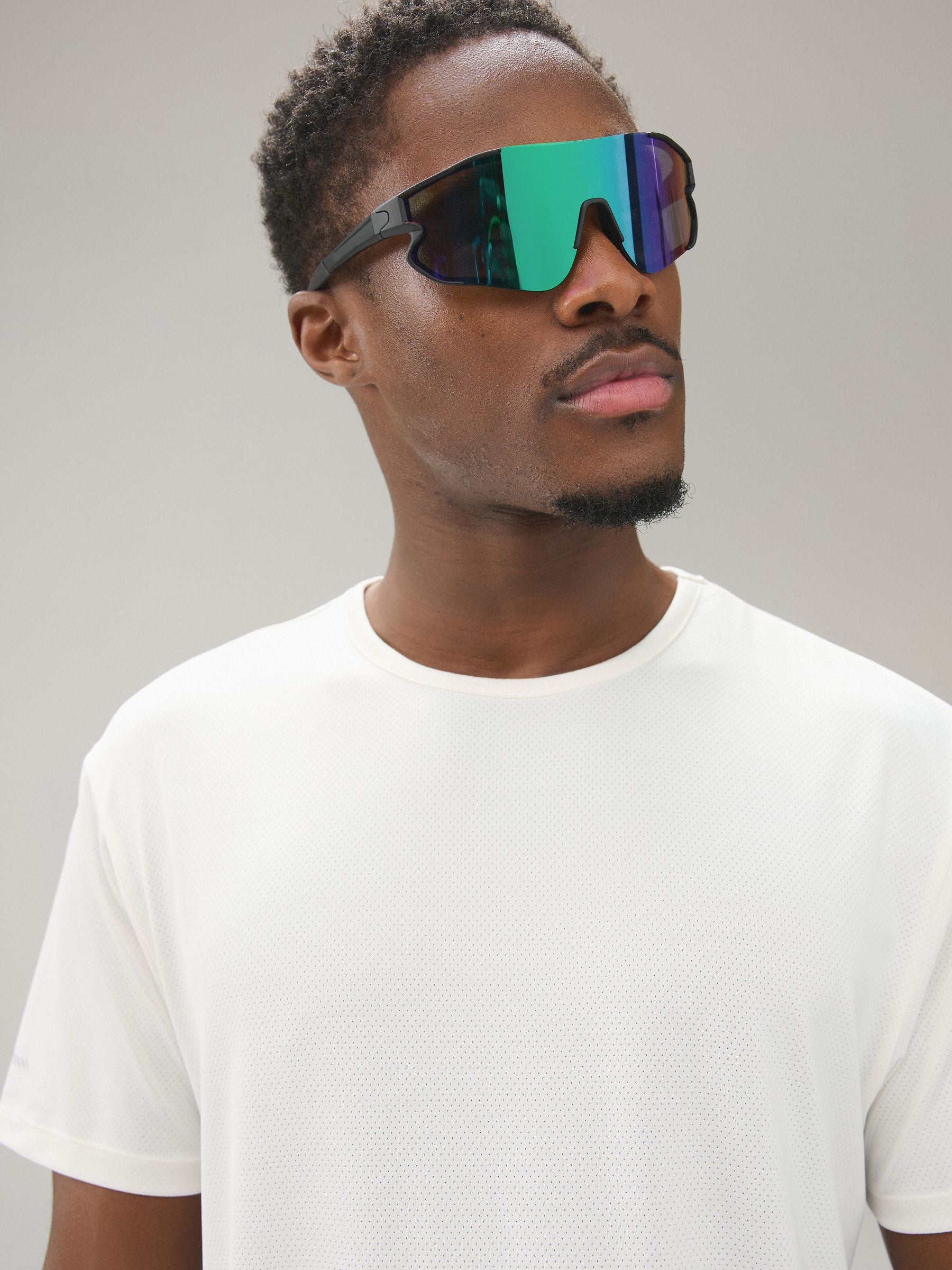 Black full visor polarised sport sunglasses, UK version