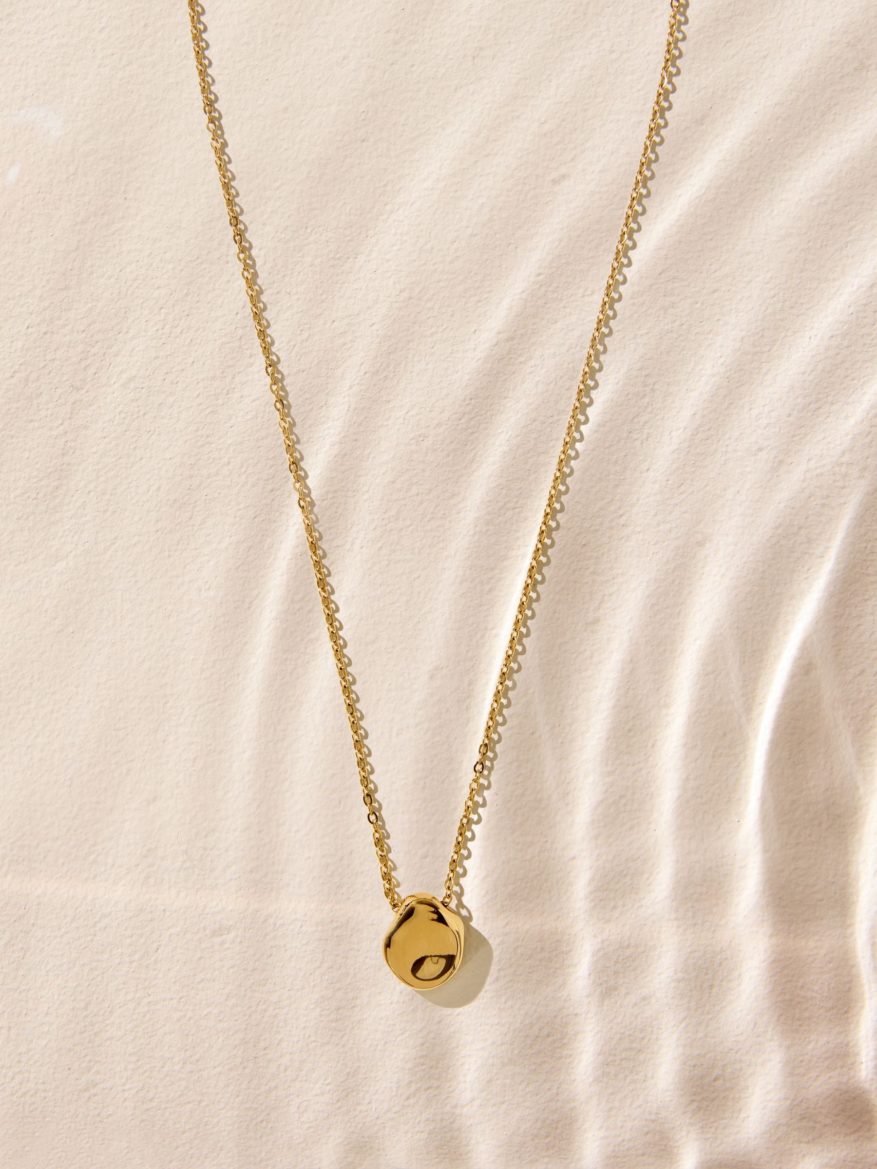 Gold tone waterproof stainless steel pebble necklace, UK version