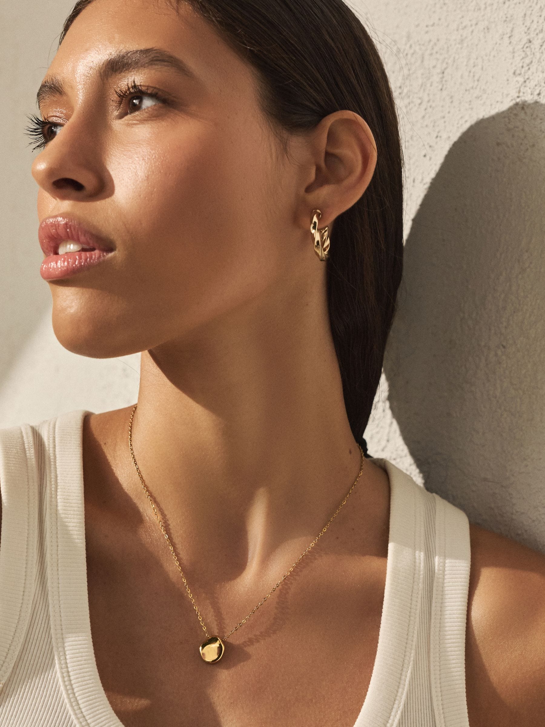 Gold tone waterproof stainless steel pebble necklace, UK version
