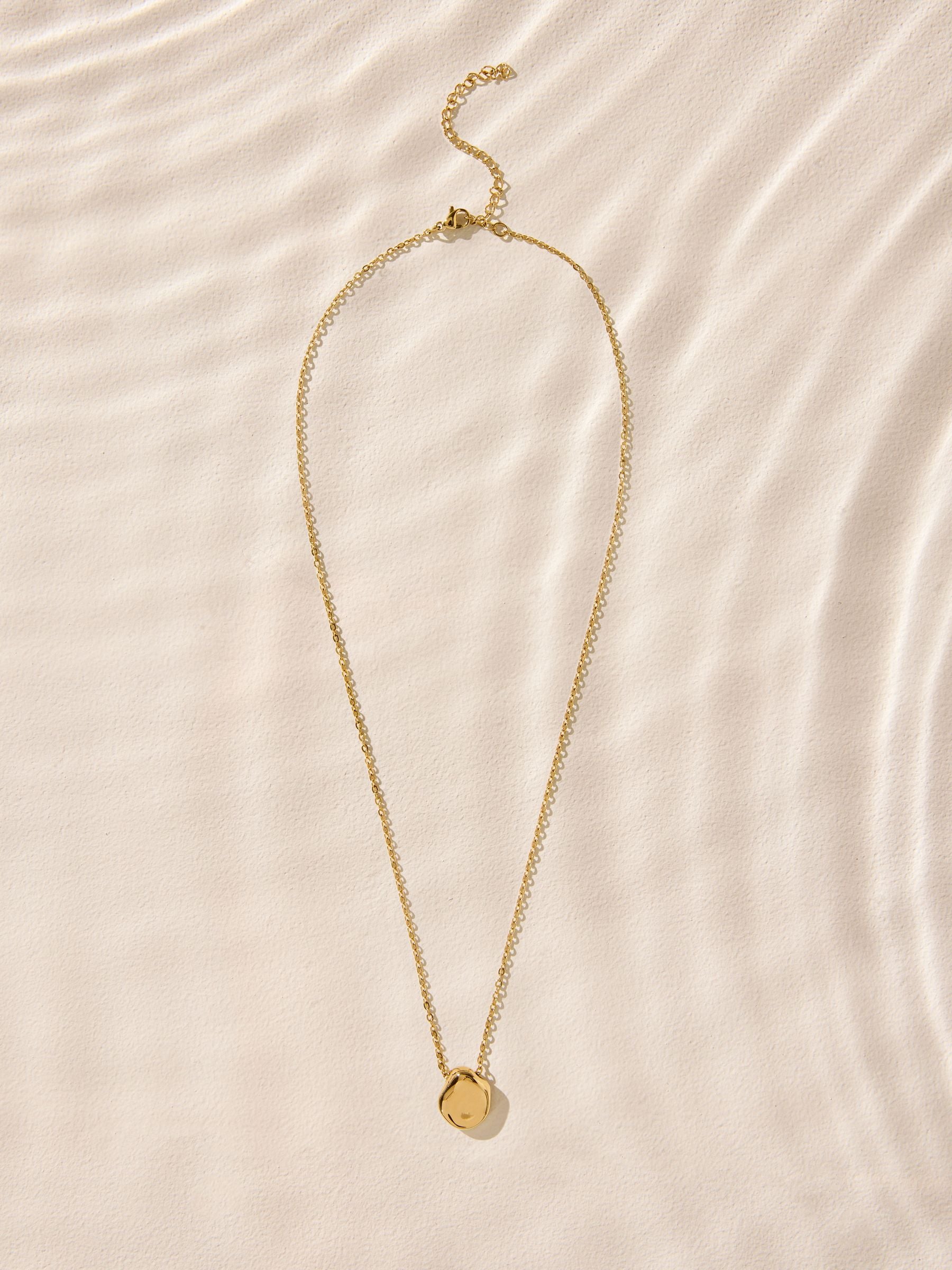 Gold tone waterproof stainless steel pebble necklace, UK version