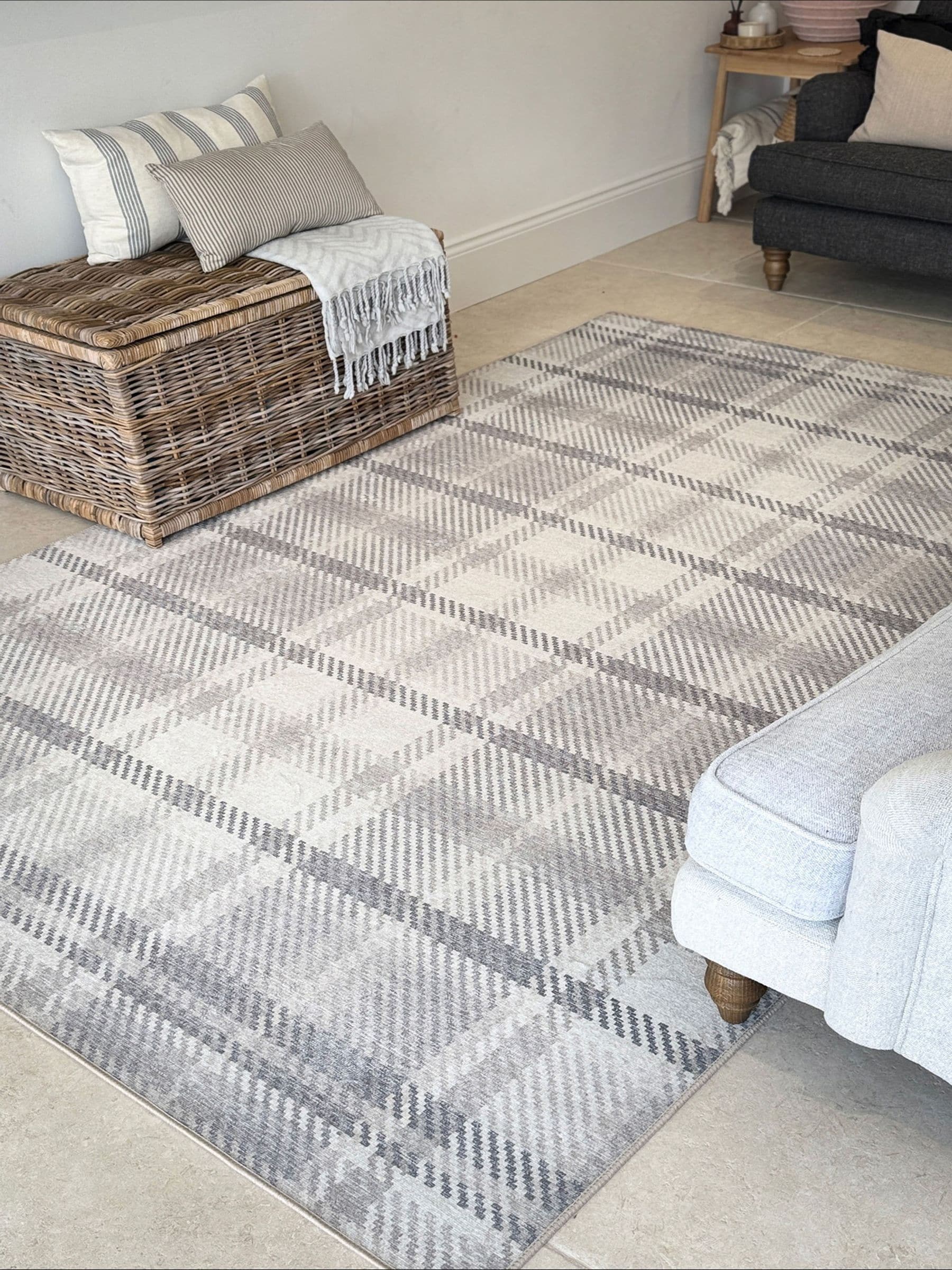 Hug Rug Cream Isla Plaid Rug